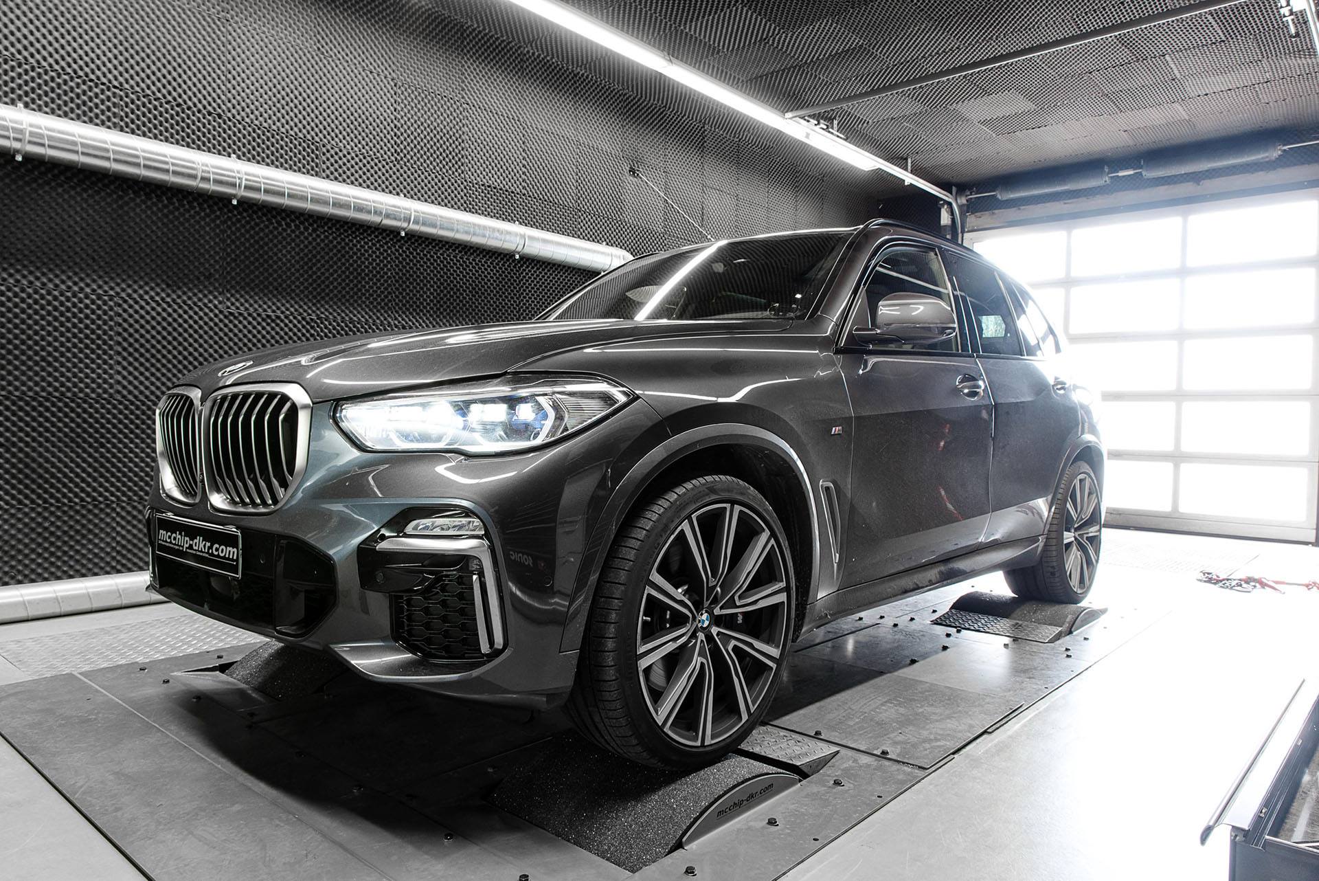 McChip-BMW-X5-M50d-1 McChip Boosts BMW X5 M50d’s Quad Turbo Engine To 515 HP