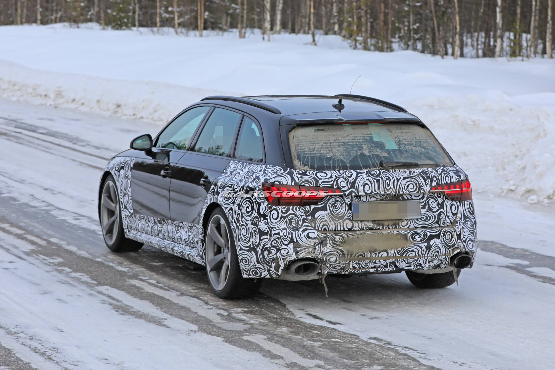 Audi RS4 Avant facelift spy shots 13 Facelifted Audi RS4 Avant Training To Become A Successful Sequel To A Classic