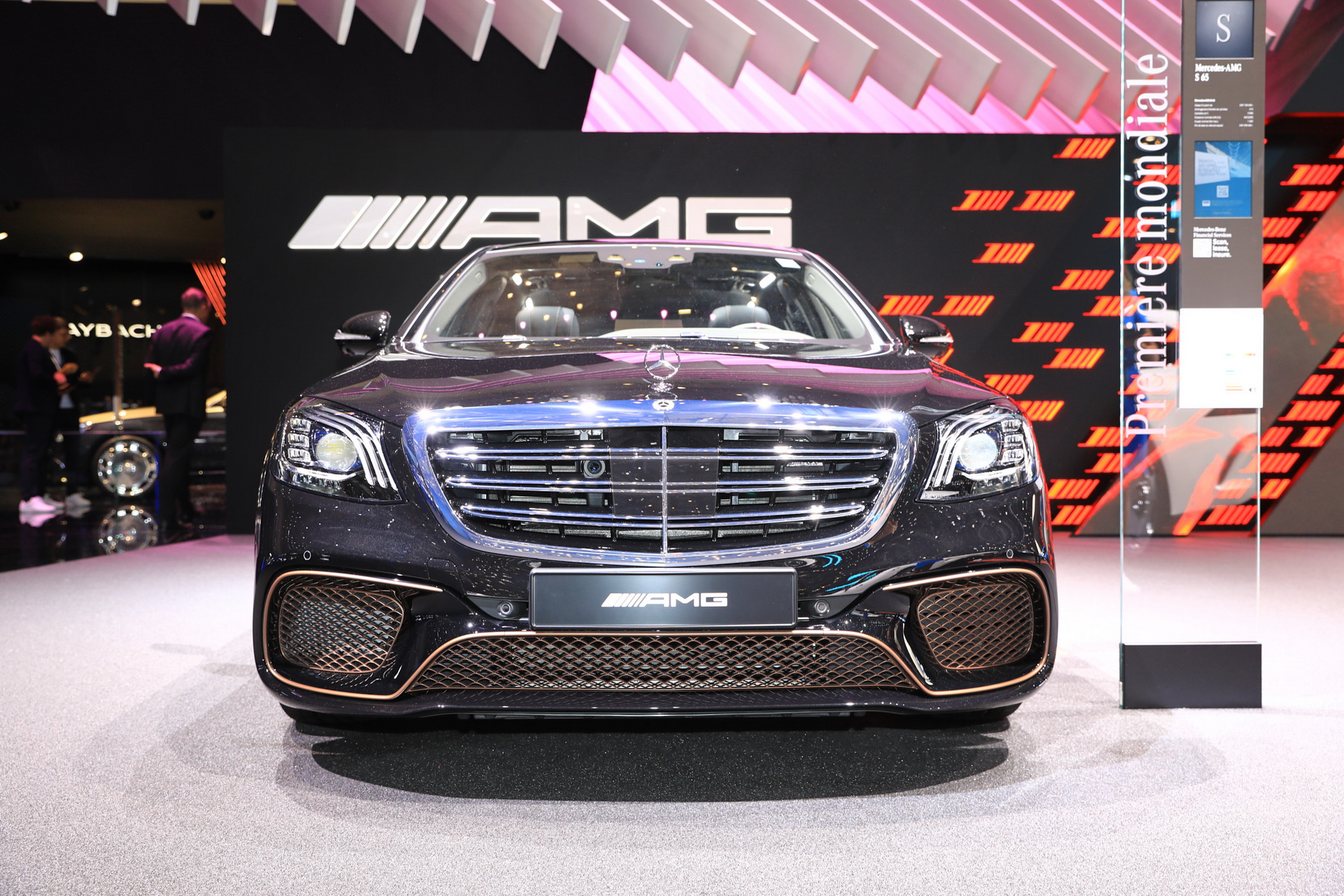 mercedes-amg s65 final edition geneva livepics 5 Mercedes-AMG S65 Final Edition Proves That Black And Bronze Looks Good