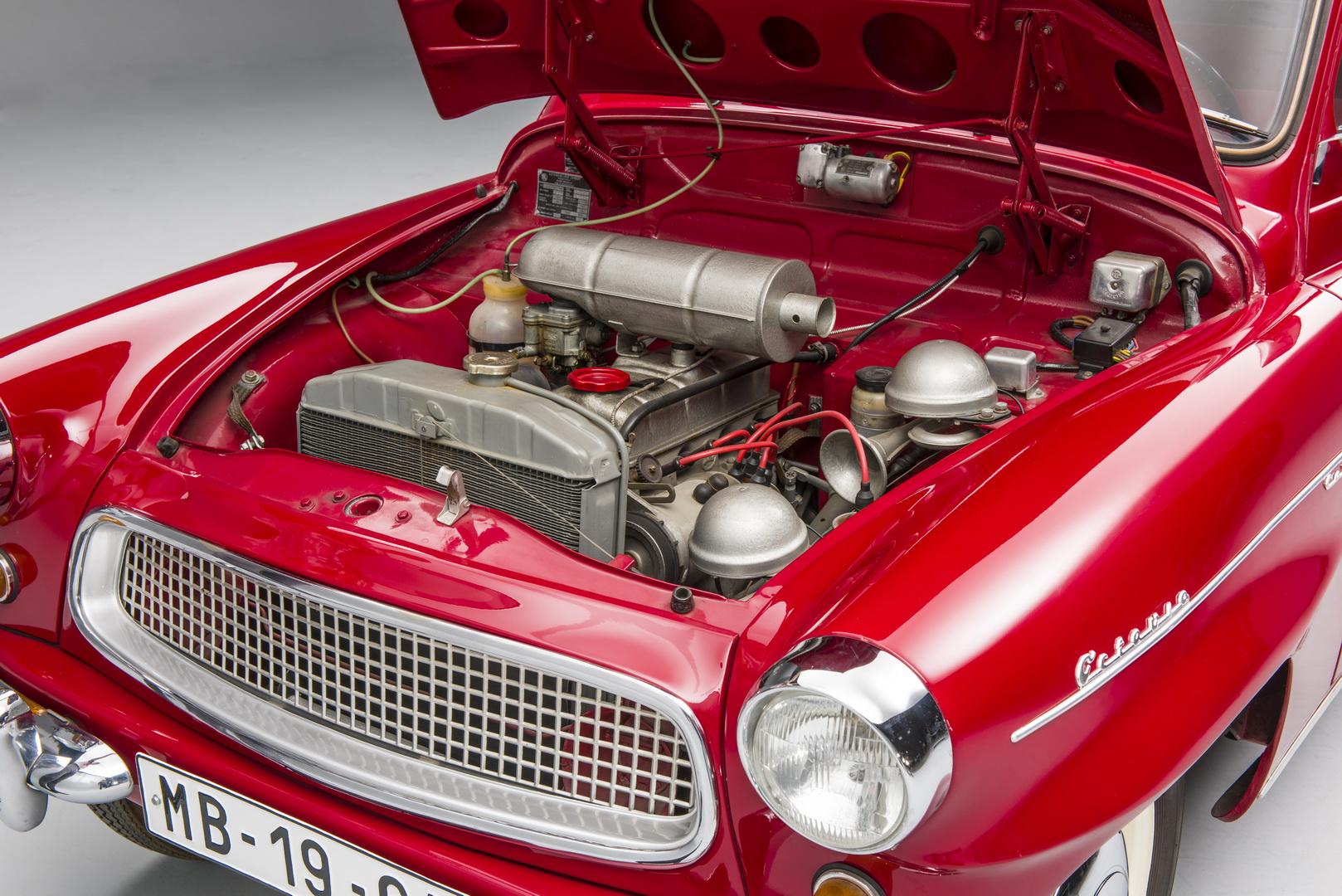 original skoda octavia 2 Skoda Octavia Is The Embodiment Of The Czech Automaker’s Success Story