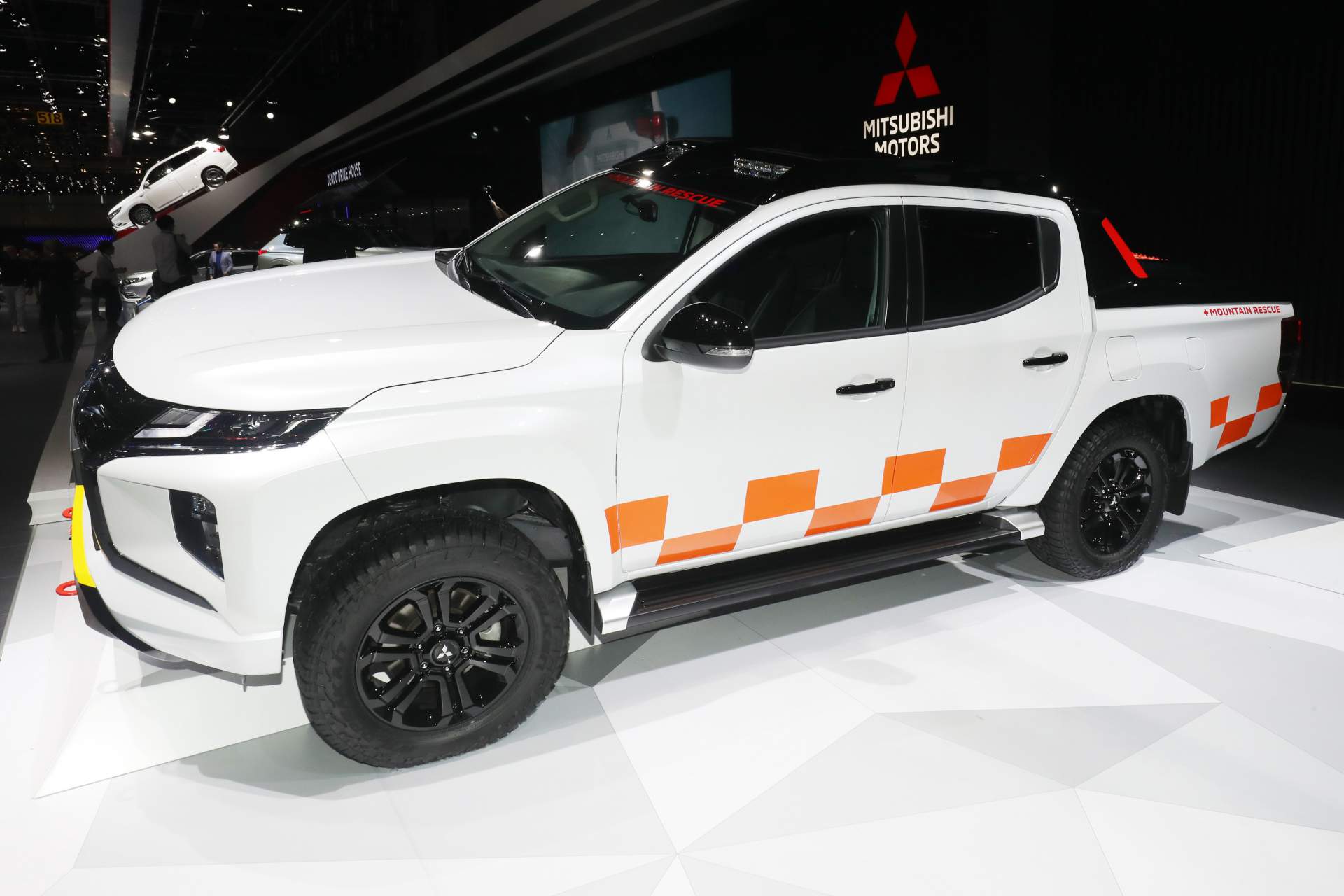 Mitsubishi L200 facelift Euro-spec at 2019 Geneva Motor Show 4 Europe’s 2019 Mitsubishi L200 Adopts New Family Face, 2.2L Turbo Diesel