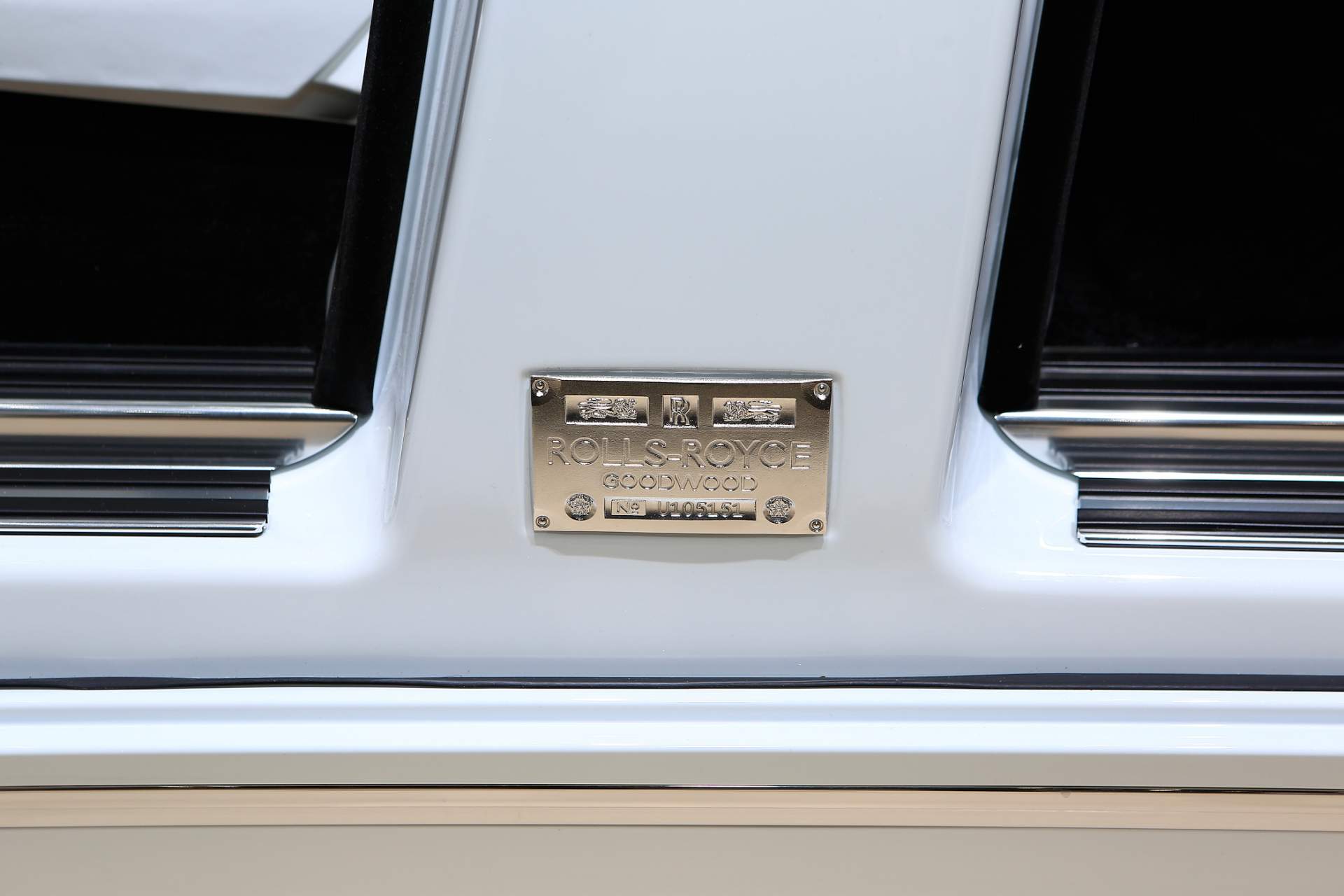 89 Bespoke Rolls-Royce Phantom Brings Tranquillity To Bustling Geneva Show (Live Pics)