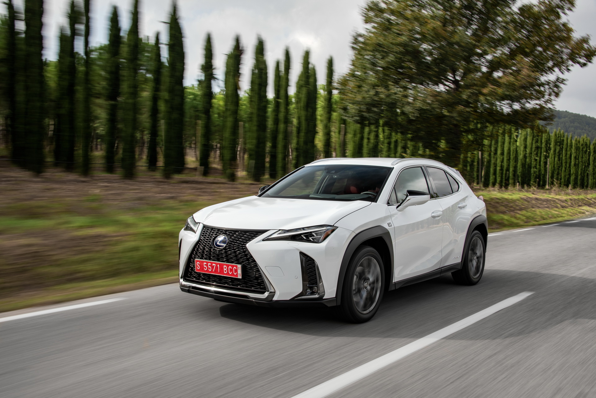 2019-lexus-ux-250h-14 Lexus Details Europe’s UX Subcompact SUV In Massive Gallery