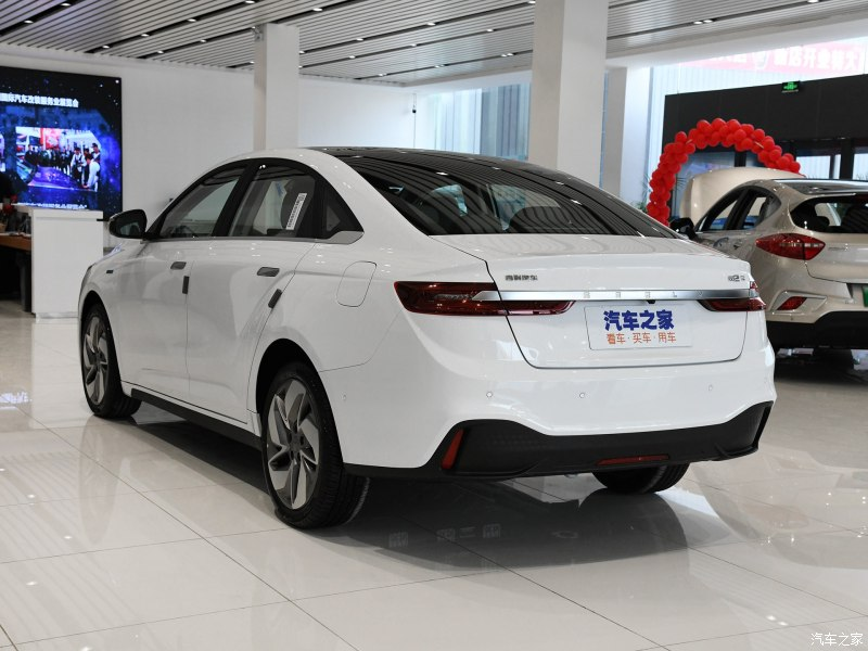 Geely-GE11-21 Geely GE11 Electric Sedan Could Help The Brand Expand In Foreign Markets