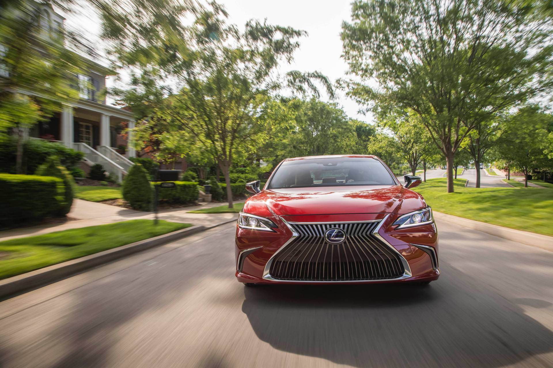 2019 Lexus ES 300h 6 Toyota Invests $750 Million In U.S. Plants To Build RAV4, Lexus ES Hybrids