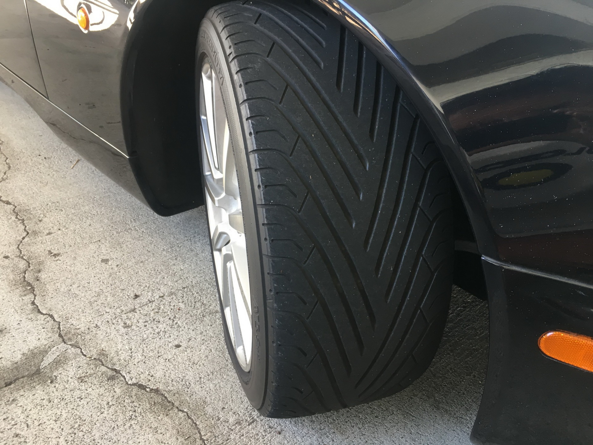 2006 aston martin vanquish s bat auction 39 2006 Aston Martin Vanquish S Rocks BMW Carbon Black Paint