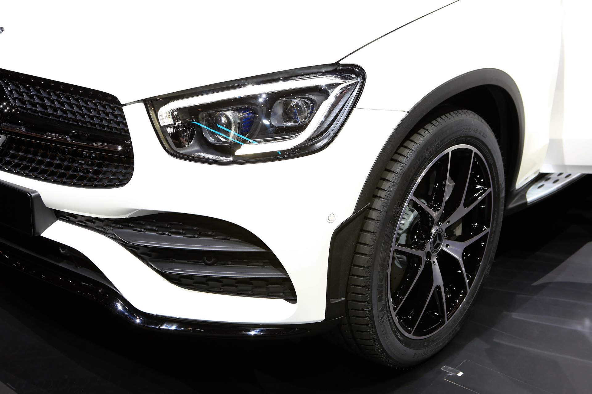 Mercedes-Benz GLC facelift at 2019 Geneva Motor Show 2 2020 Mercedes GLC Facelift Is A Firm Believer Of ‘If It Ain’t Broke, Don’t Fix It’