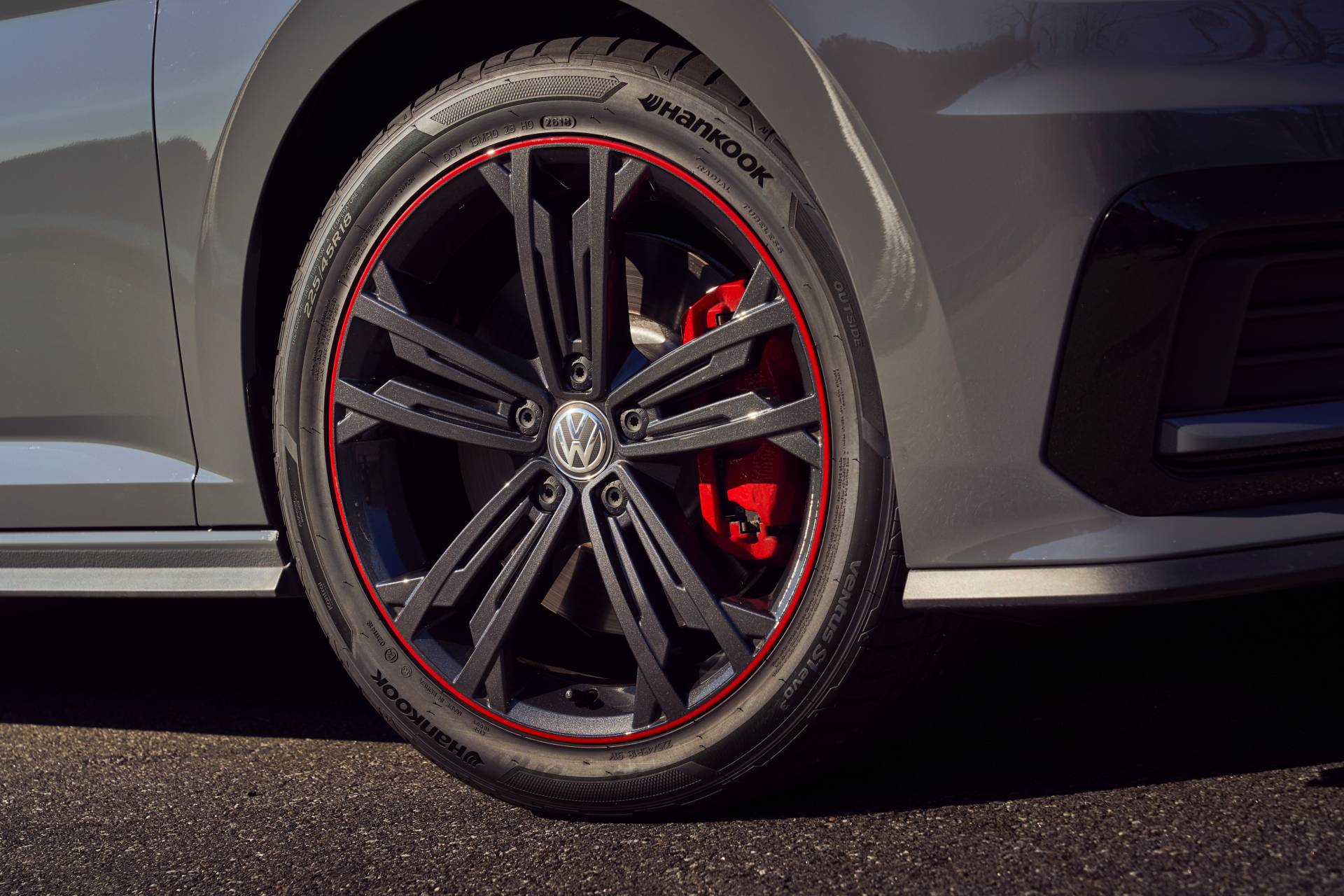 2019 VW Jetta GLI 35th Anniversary Edition 9 Huge 2019 VW Jetta GLI Gallery Helps You Choose Your Favorite Model