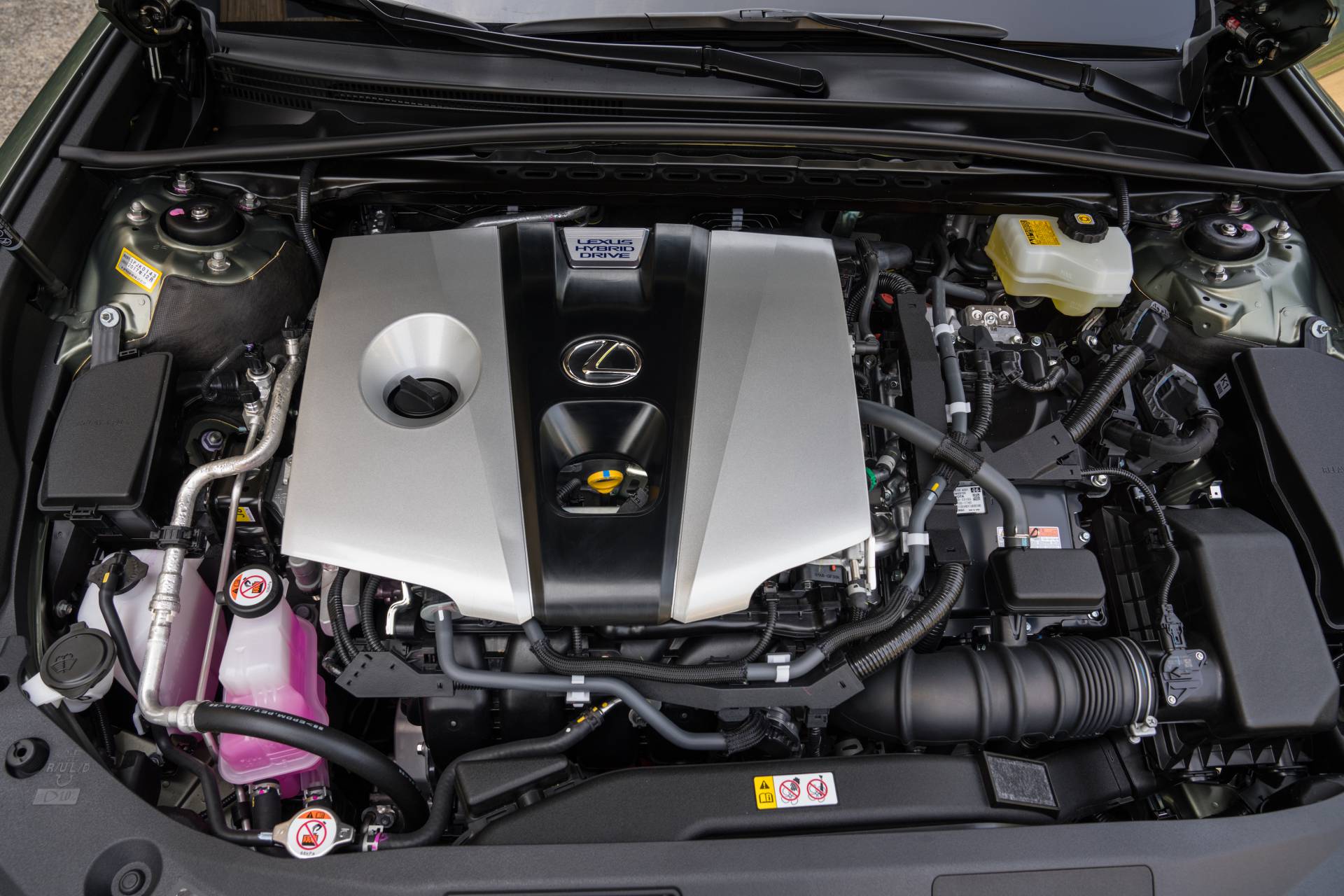 2019 Lexus ES 300h 1 Toyota Invests $750 Million In U.S. Plants To Build RAV4, Lexus ES Hybrids