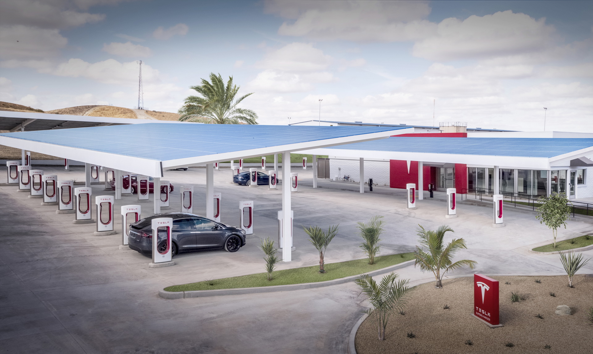Tesla-Supercharger-02 Tesla’s New, Faster V3 Supercharging Network Promises To Cut Waiting Times In Half