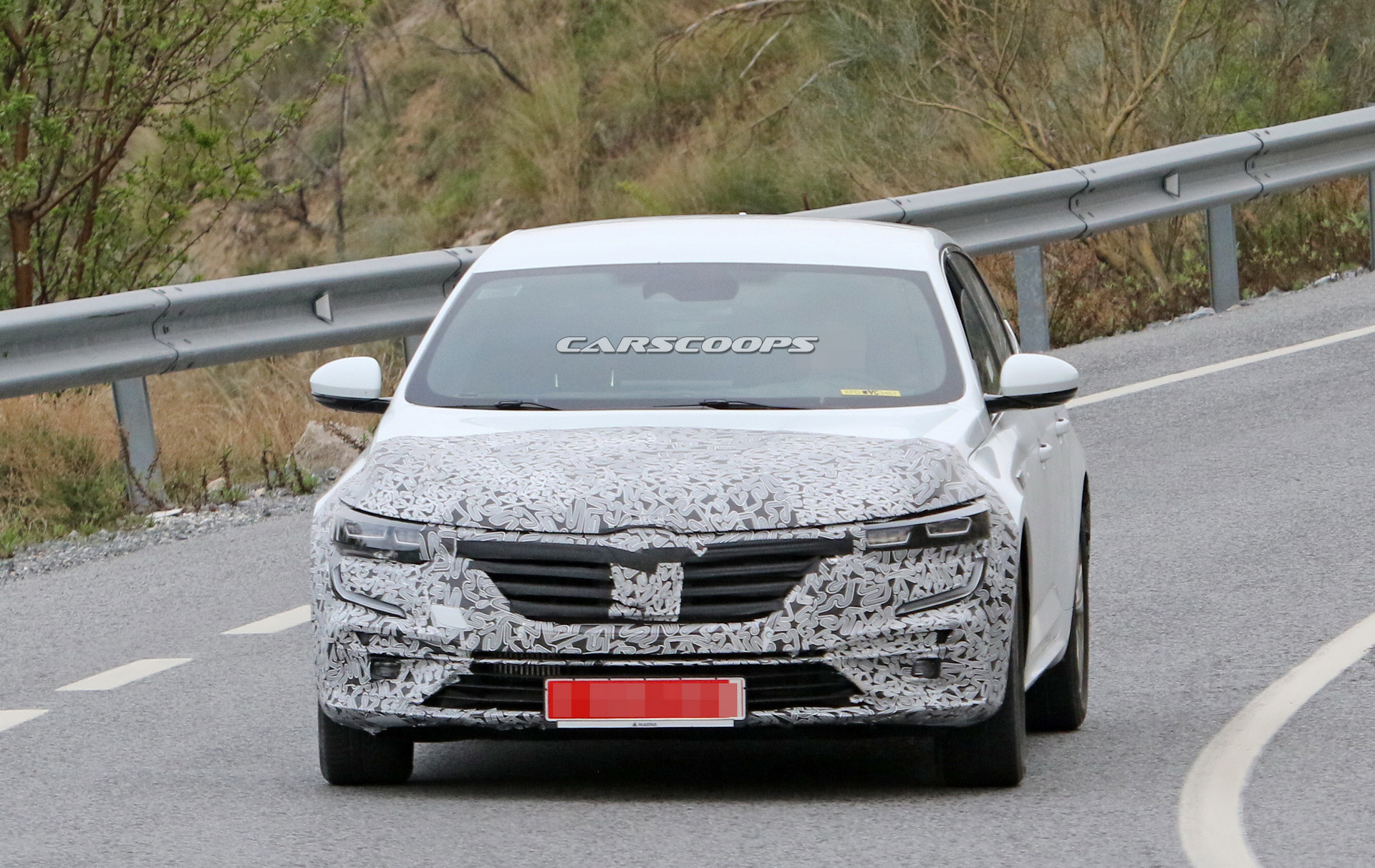 renault talisman facelift spy shots 1 2020 Renault Talisman Getting A Mild Mid-Life Makeover
