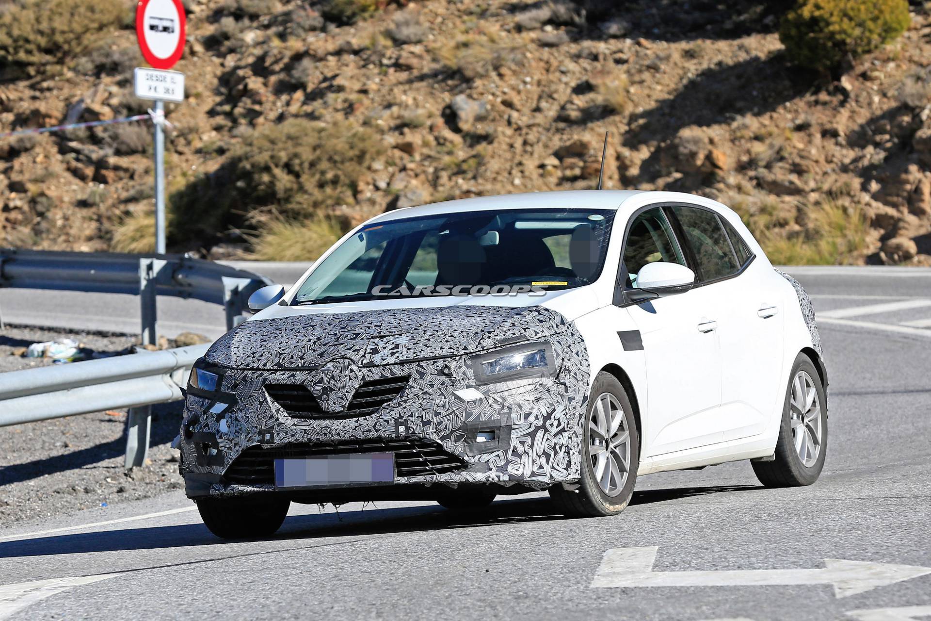 2020 Renault Megane facelift spy shots 21 2020 Renault Megane Is Up For A Facelift And It’s Coming To Frankfurt Show