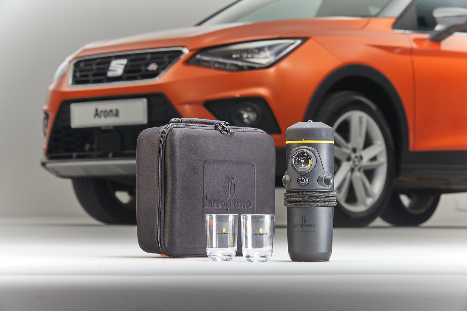 seat handpresso coffee machine 1 Make Your Espresso On The Go With Seat’s Portable Coffee Machine