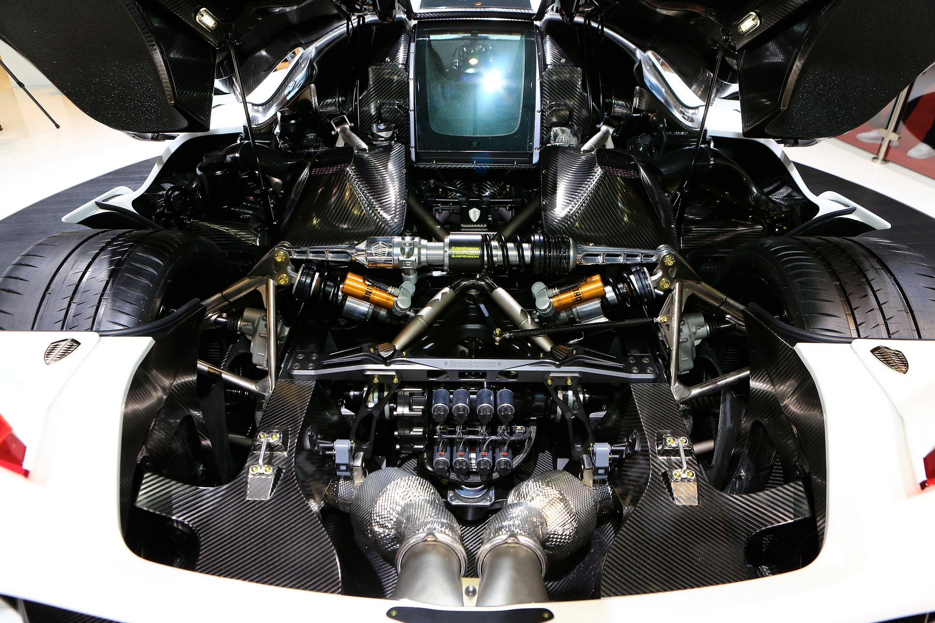 Koenigsegg-Jesko-41 Koenigsegg Stuns The World With New 300MPH Jesko Hypercar