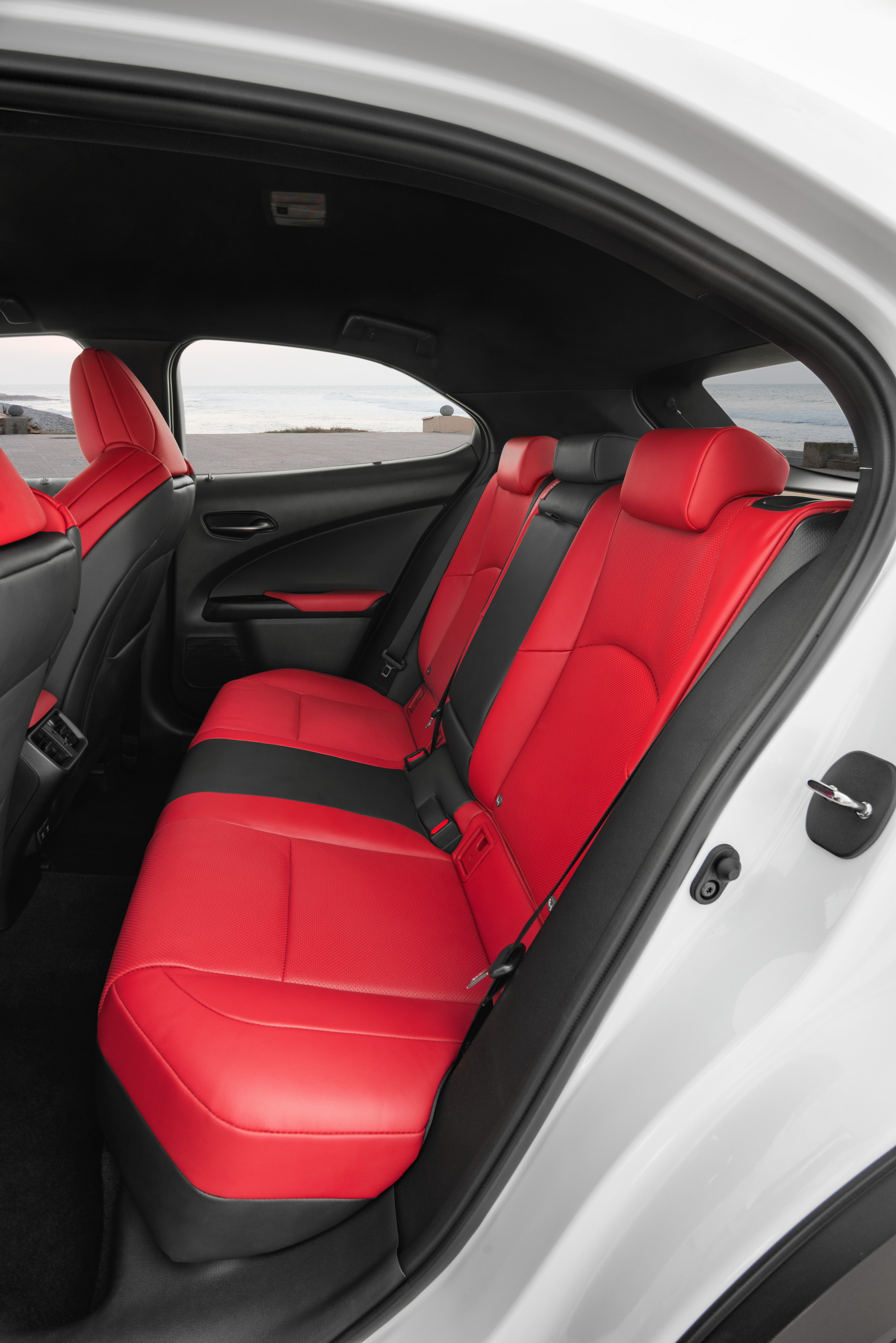 2019-lexus-ux-250h-34 Lexus Details Europe’s UX Subcompact SUV In Massive Gallery