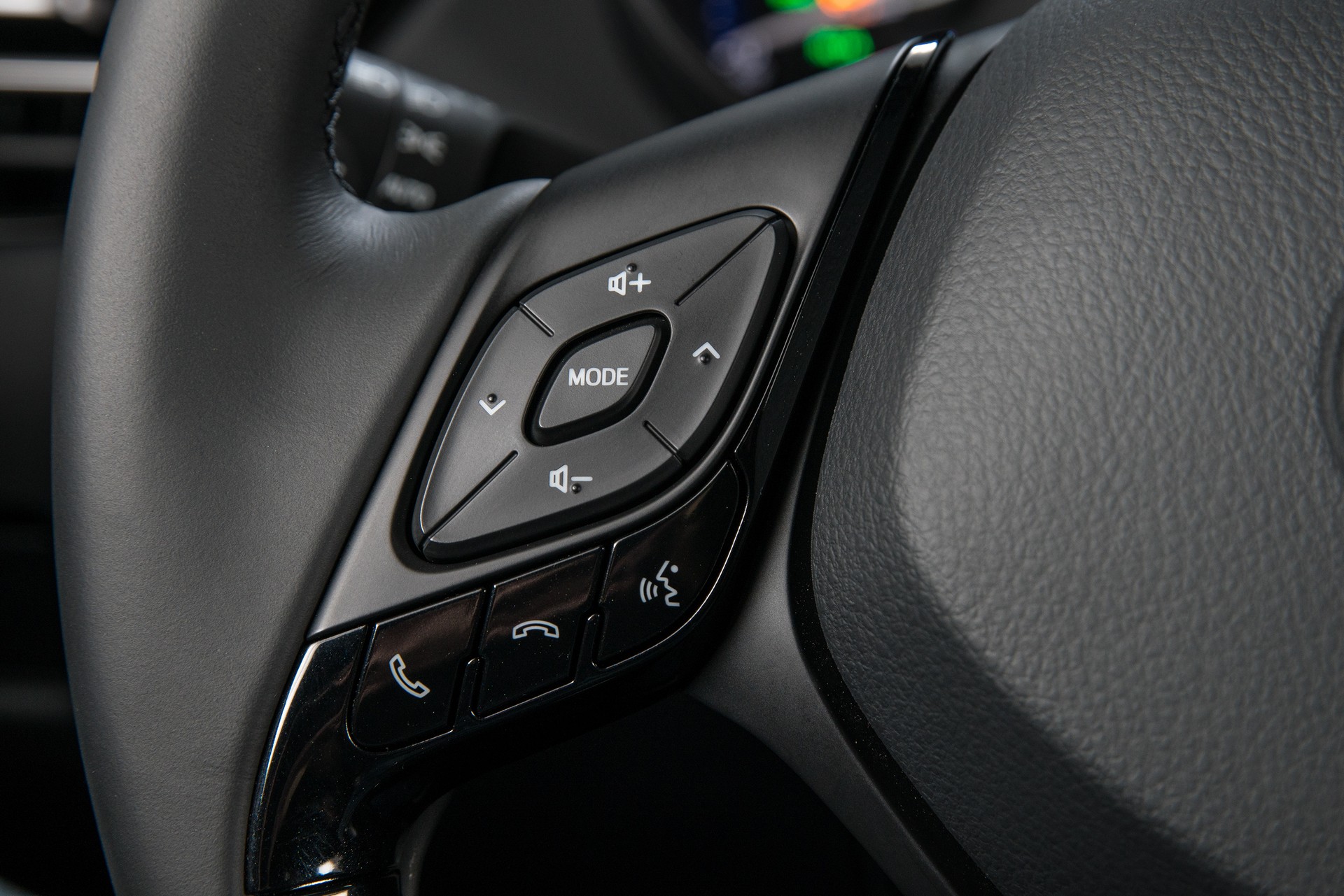 2019-Toyota-C-HR-13 2019 Toyota C-HR Gets Significant Price Cut, But No Optional All-Wheel Drive