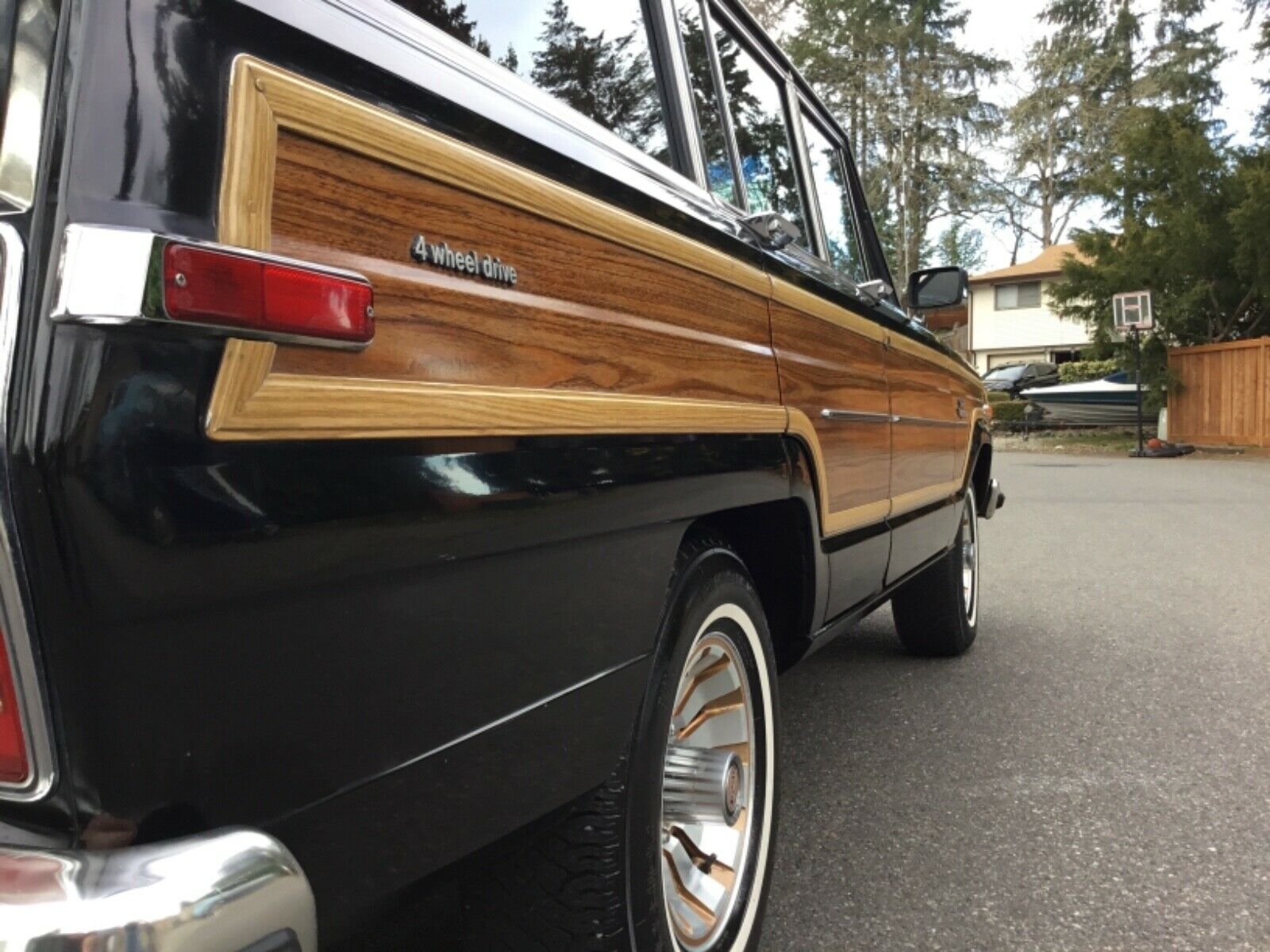 Jeep-Grand-Wagoneer-4 Get Your Wood On With This Barn-Stored 1985 Jeep Grand Wagoneer