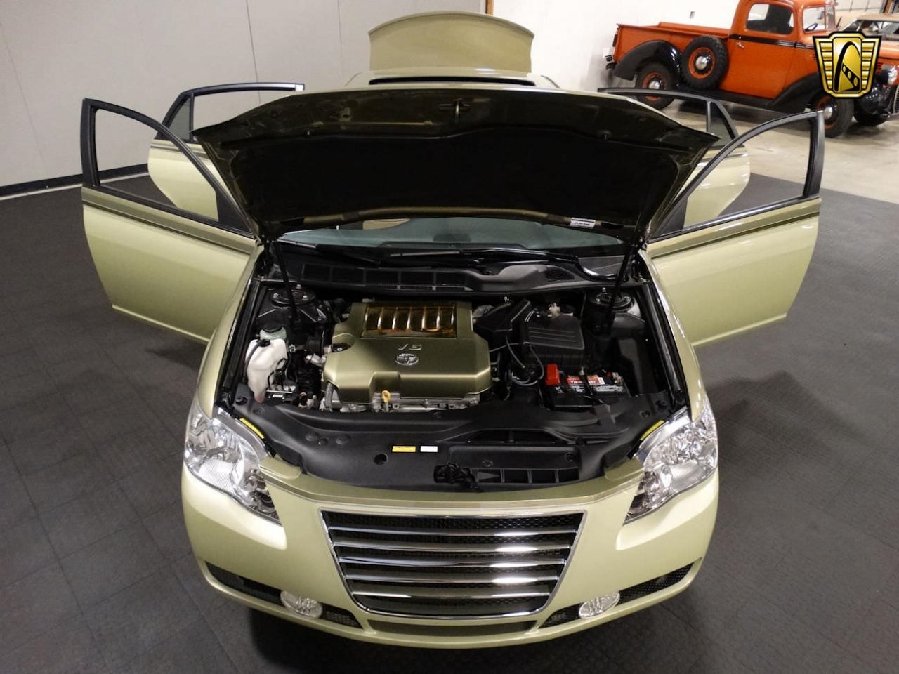 Toyota-Avalon-SEMA-19 This 2005 Toyota Avalon SEMA Concept Will Make Your Grandparents The Coolest Kids On The Block