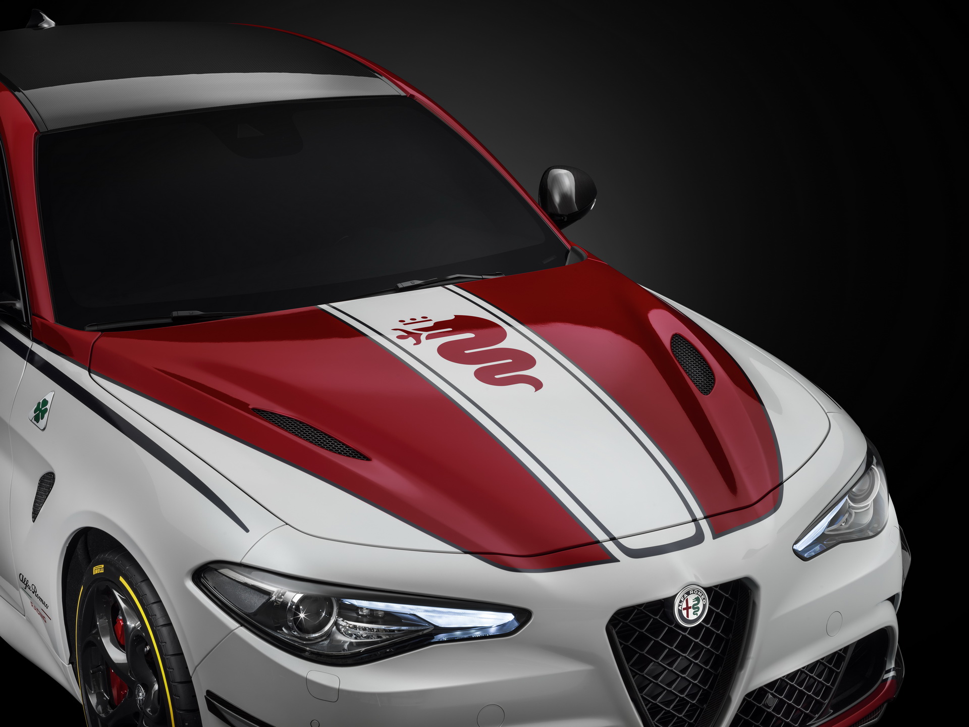 alfa romeo giulia stelvio qv racing 4 Alfa Romeo Giulia And Stelvio QV Racing Editions Reflect Bond With F1