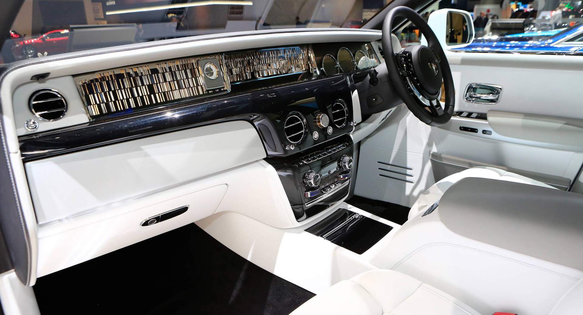 Bespoke Rolls Royce Phantom Brings Tranquillity To Bustling