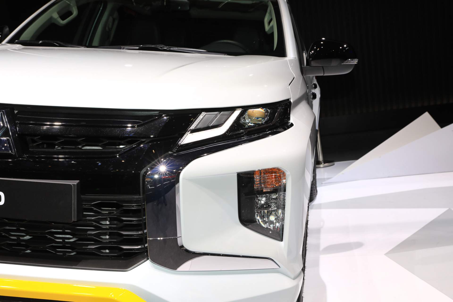 Mitsubishi L200 facelift Euro-spec at 2019 Geneva Motor Show 10 Europe’s 2019 Mitsubishi L200 Adopts New Family Face, 2.2L Turbo Diesel