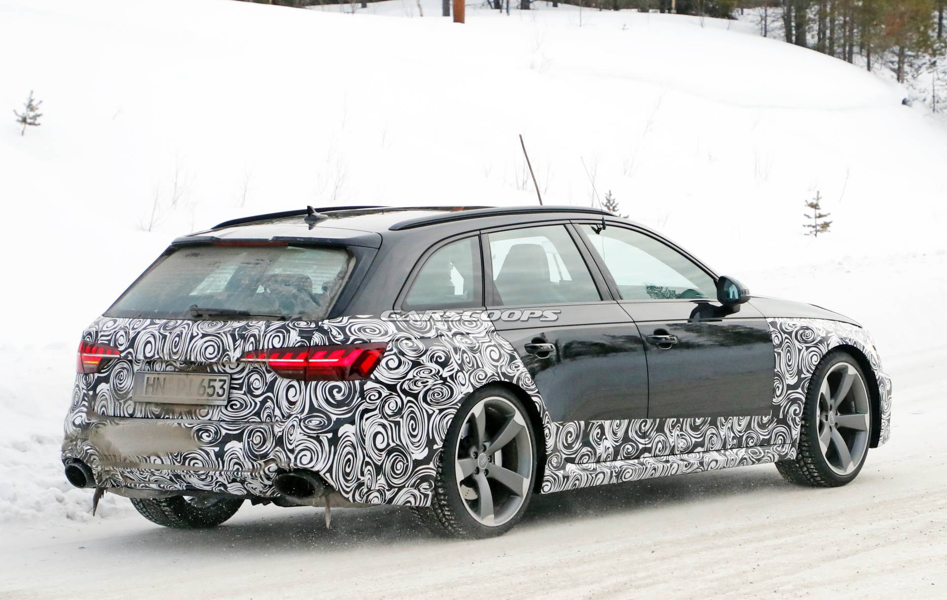 Audi RS4 Avant facelift spy shots 24 Facelifted Audi RS4 Avant Training To Become A Successful Sequel To A Classic