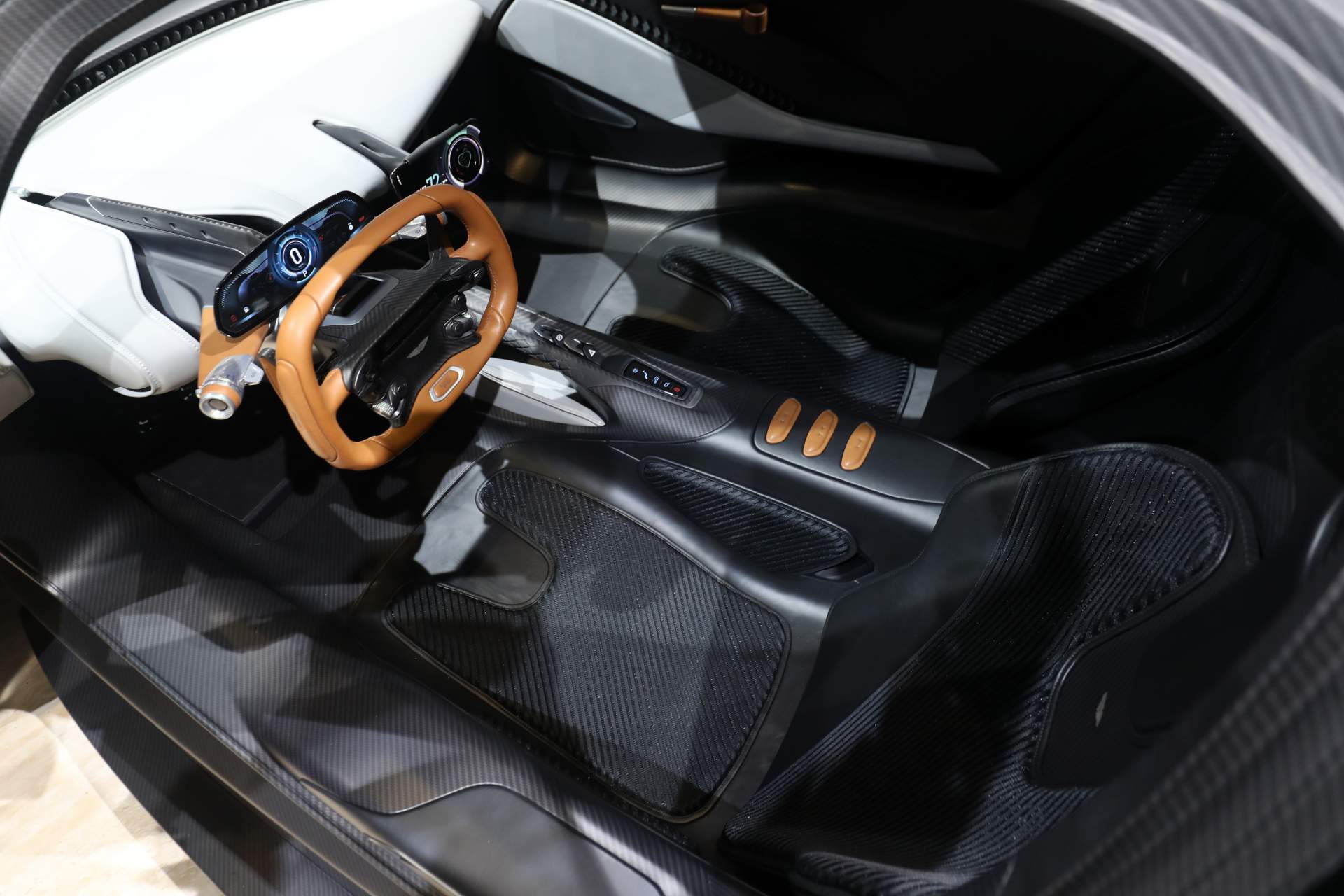 AM-RB 003 Concept 22 AM-RB 003 Concept Paves The Way For Aston Martin’s Third Mid-Engined Supercar