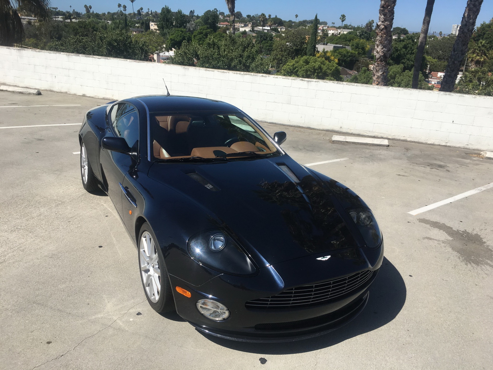 2006 aston martin vanquish s bat auction 35 2006 Aston Martin Vanquish S Rocks BMW Carbon Black Paint