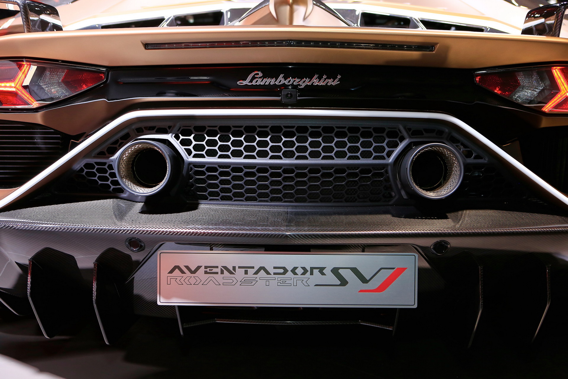 Lamborghini Aventador SVJ Roadster 6 Lamborghini Aventador SVJ Roadster Bows With 770 HP, 217+ MPH Top Speed