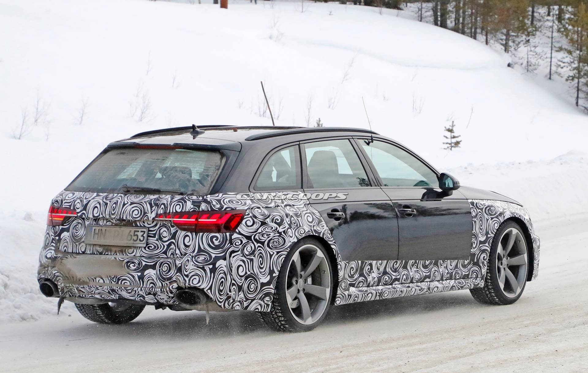 Audi RS4 Avant facelift spy shots 25 Facelifted Audi RS4 Avant Training To Become A Successful Sequel To A Classic