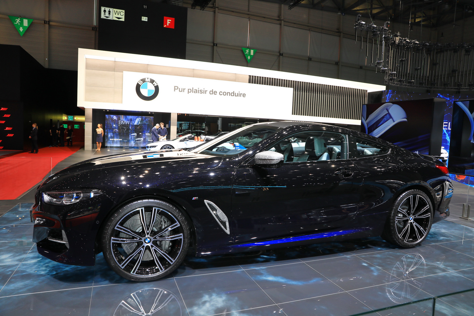 bmw m850i night sky geneva livepics 3 BMW’s M850i Night Sky Is Something You Can Definitely Stare At