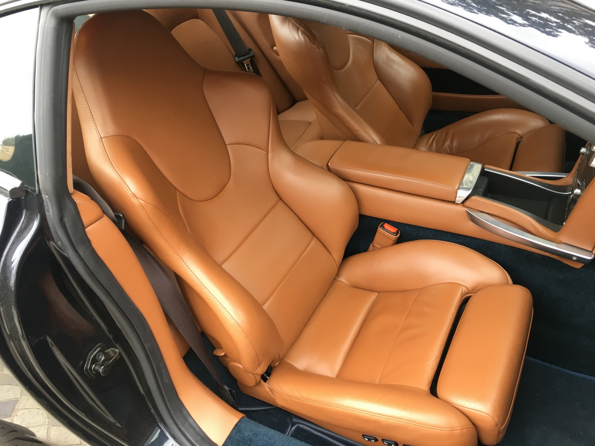 2006 aston martin vanquish s bat auction 50 2006 Aston Martin Vanquish S Rocks BMW Carbon Black Paint