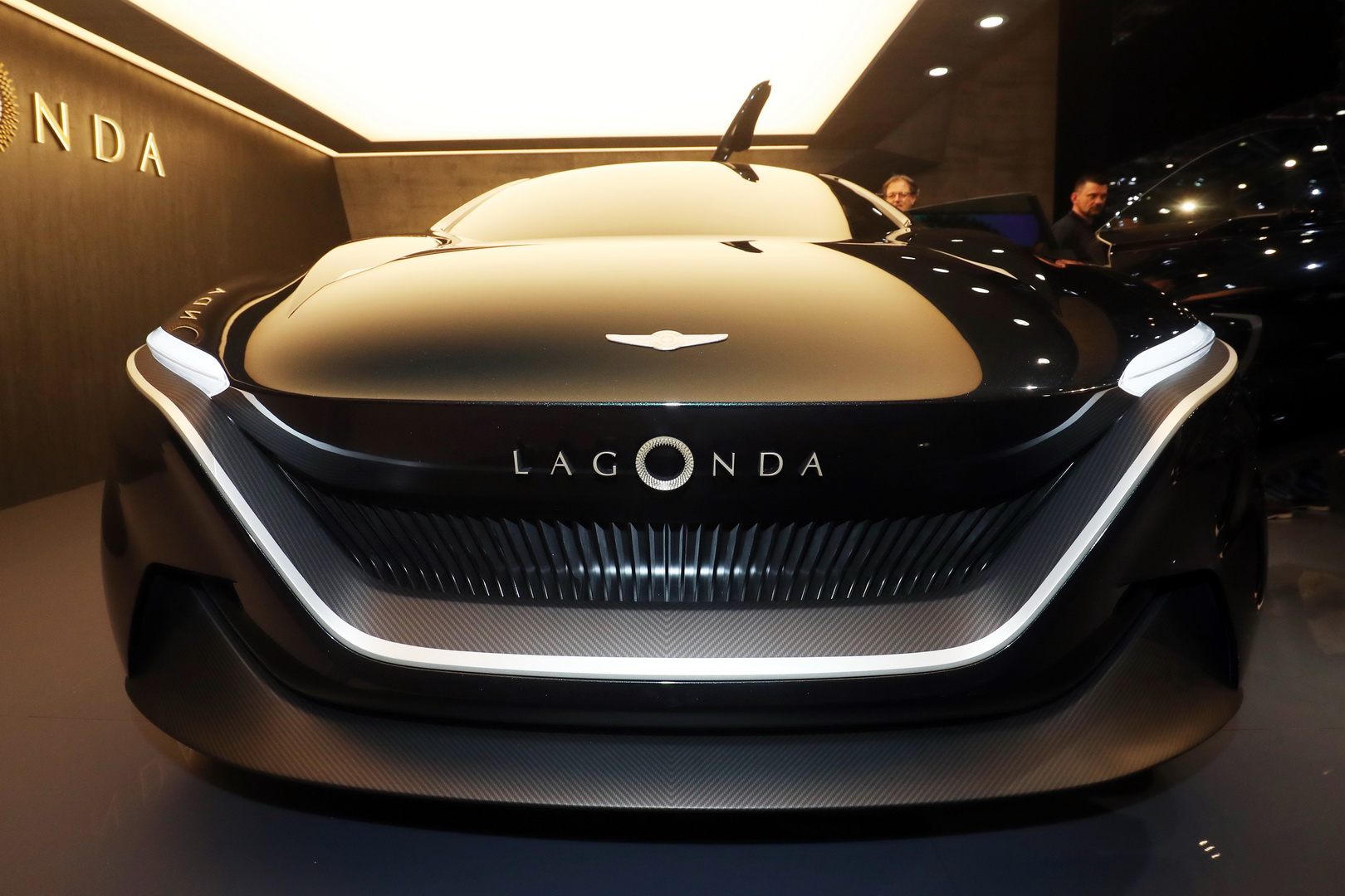 2019 lagonda all-terrain concept live pics 3 Lagonda All-Terrain Electric SUV Concept Is A Photographer’s Nightmare
