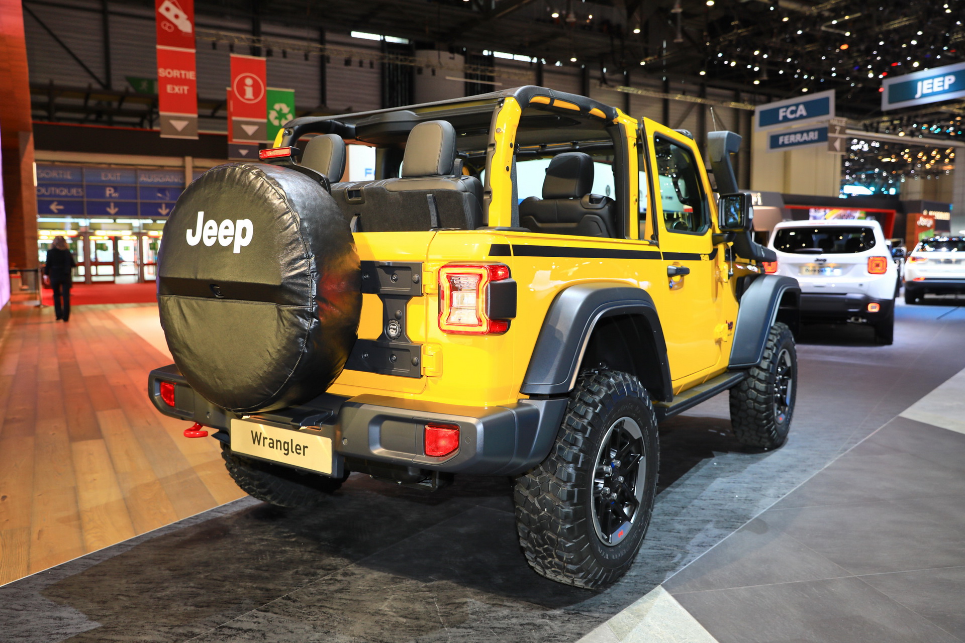 mopar jeep wrangler rubicon 1941 livepics 6 Jeep Wrangler Rubicon 1941 Can (Almost) Be Your Yellow Submarine