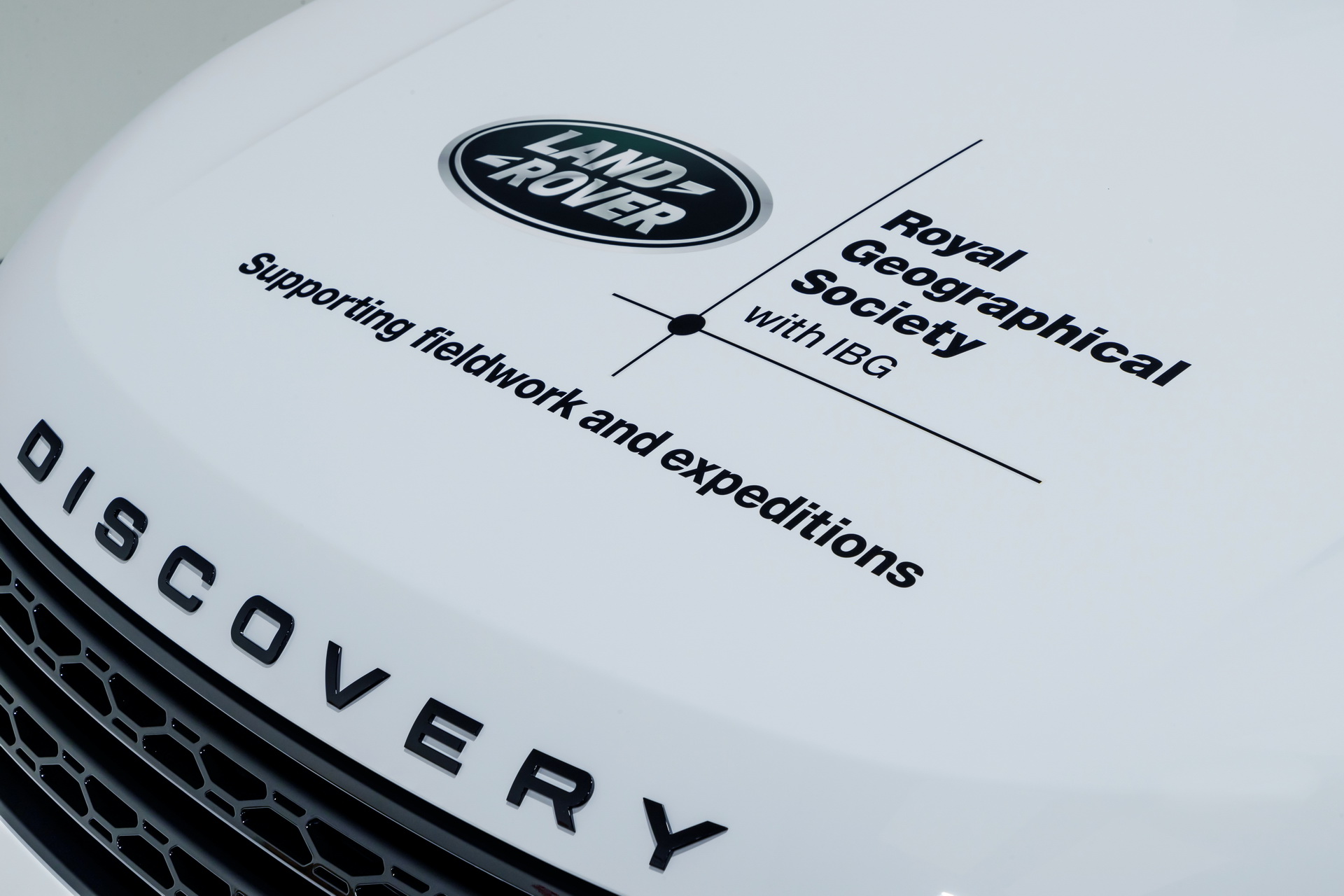land rover discovery mobile malaria project 10 SVO-Kitted Land Rover Discovery Embarks On Humanitarian Expedition
