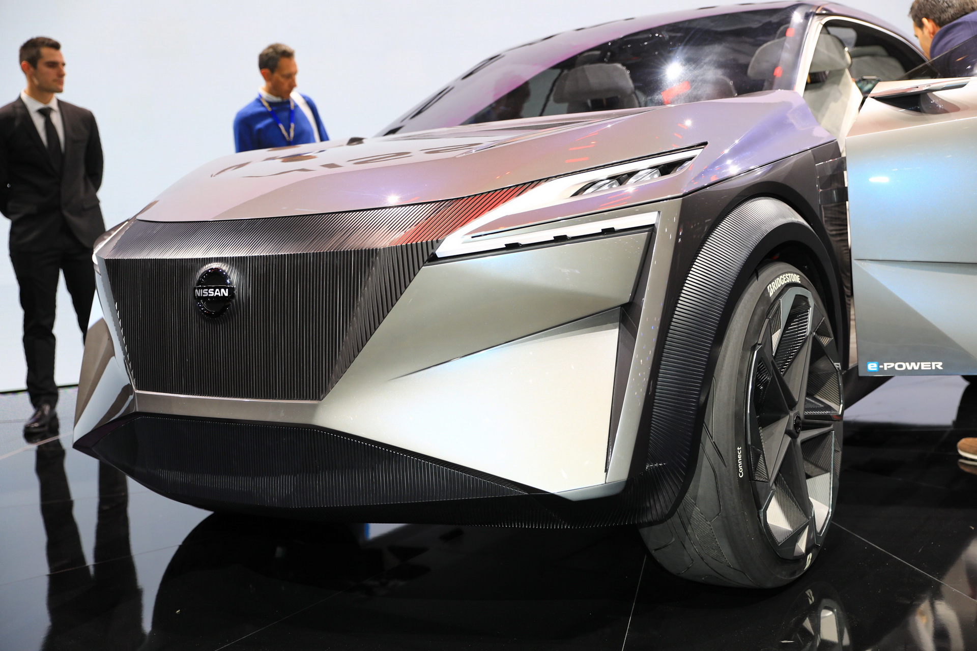 nissan unveils imq concept geneva 7 Nissan IMQ Concept Gives Us A Glimpse Of Its Future Crossovers