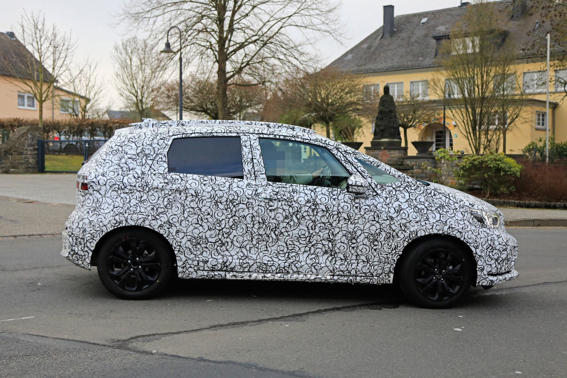 2020-Honda-Fit-31 2020 Honda Fit / Jazz Spied In Standard And Crossover Trims, Shows Off New Interior