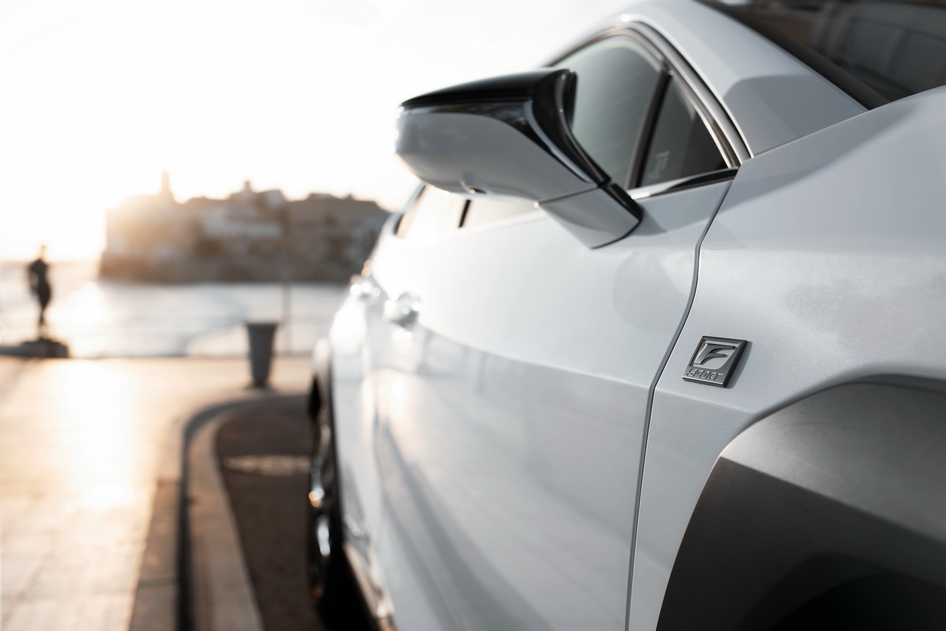 2019-lexus-ux-250h-61 Lexus Details Europe’s UX Subcompact SUV In Massive Gallery