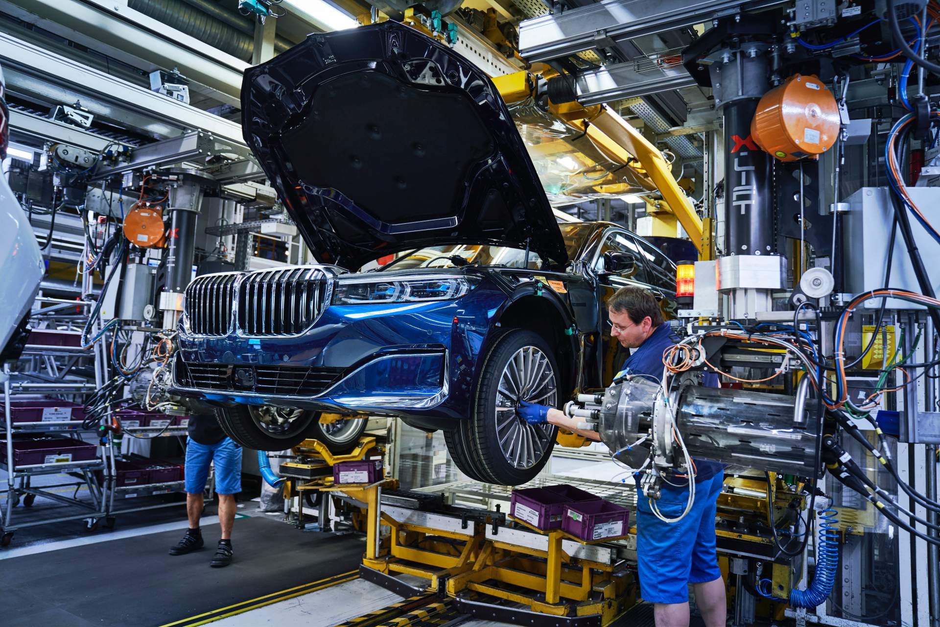 2020 BMW 7 Series production start at Dingolfing plant 4 2020 BMW 7 Series Starts Rolling Off Dingolfing Plant’s Assembly Line