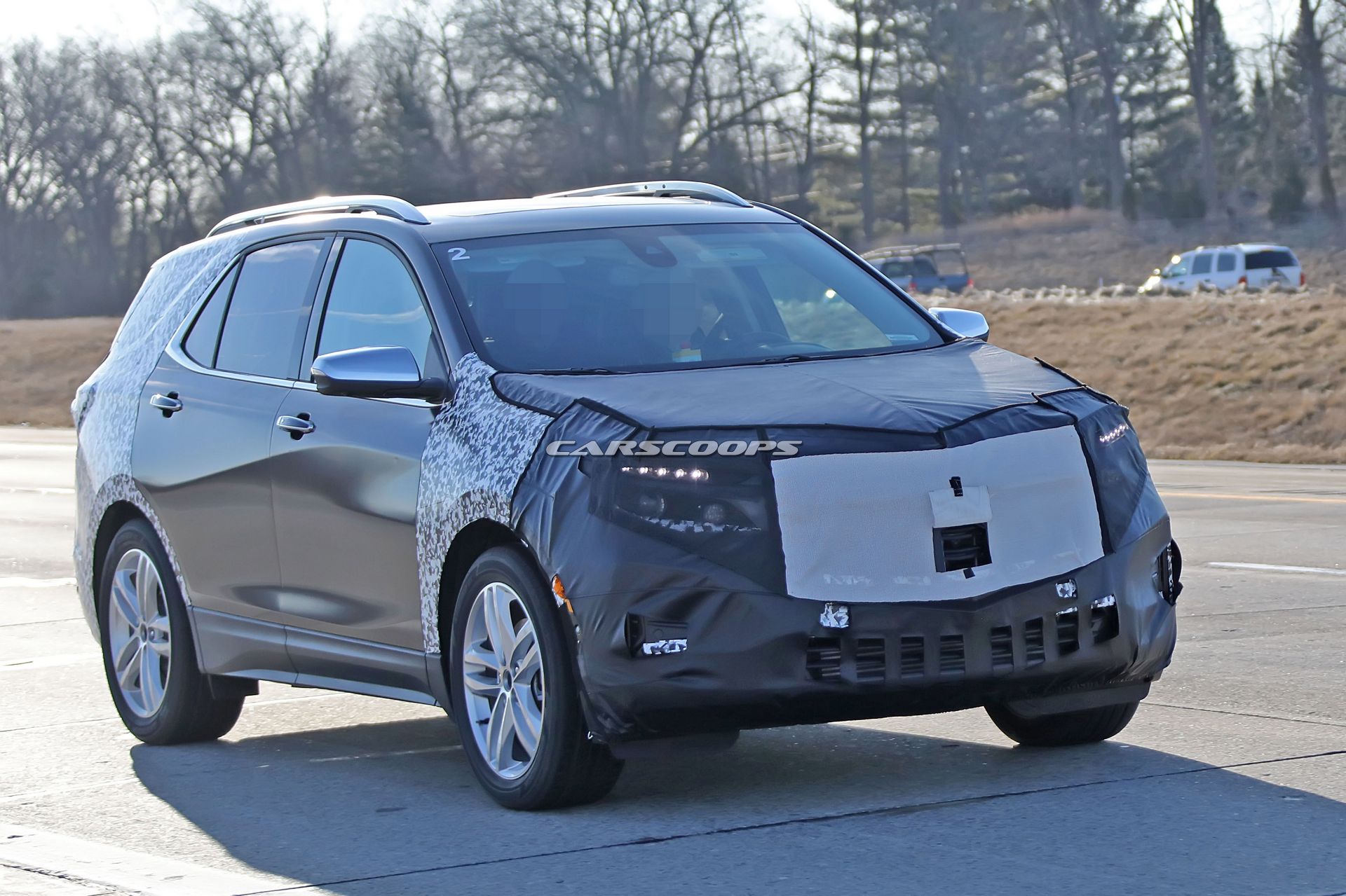Chevrolet-Equinox-Spy-Shots-15 Facelifted Chevrolet Equinox To Have A Blazer-Inspired Front End