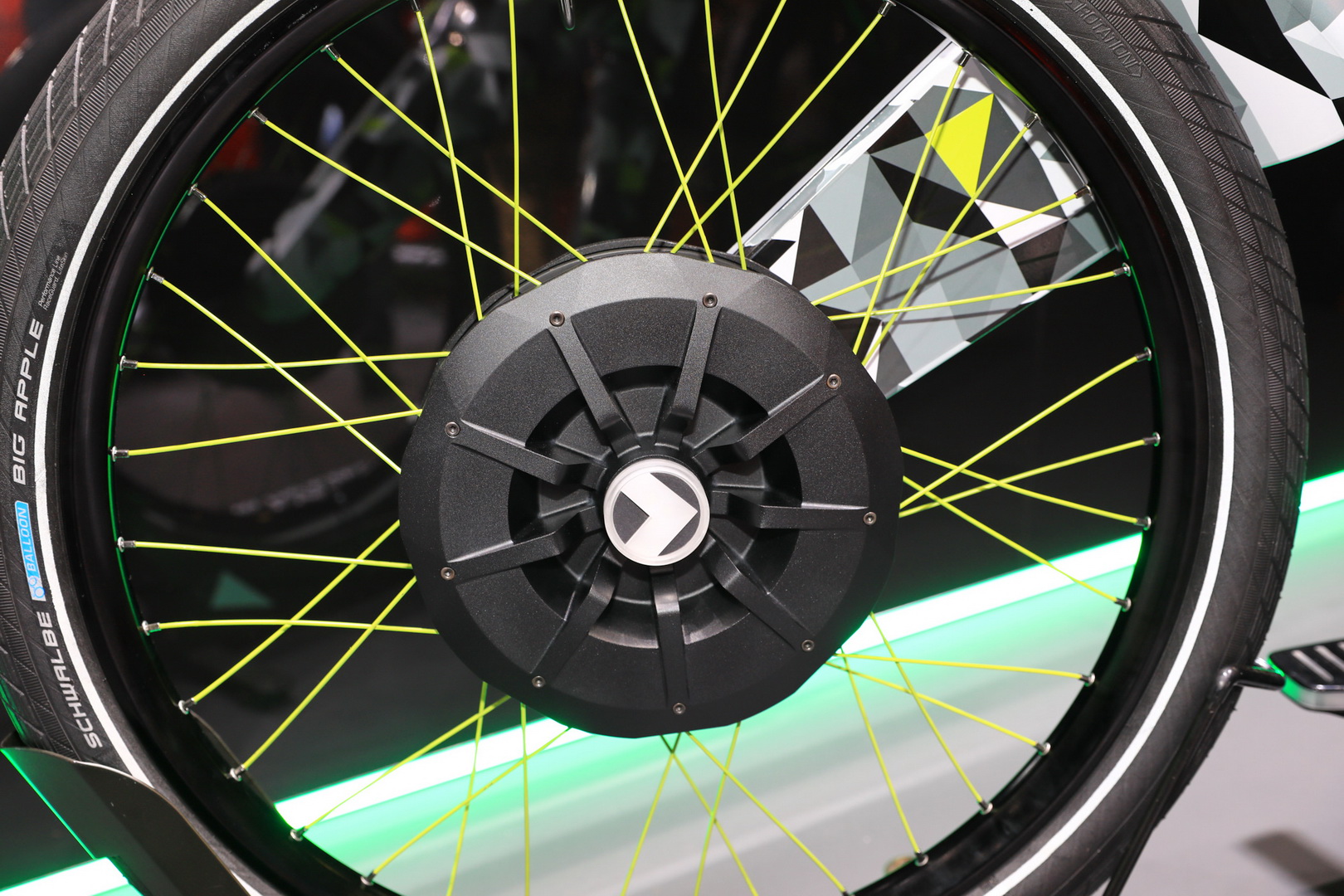 skoda klement bicycle concept 6 Skoda Klement Electric Bicycle Concept Has Tilt-Controlled Acceleration And Braking