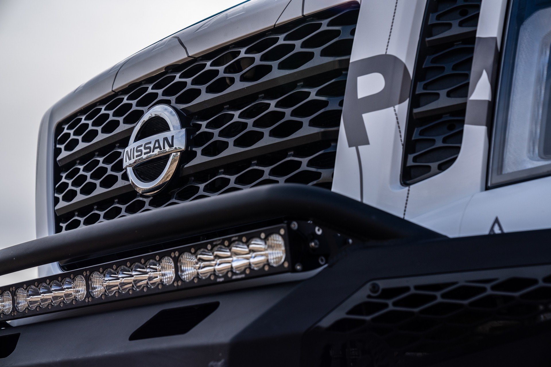 Nissan Titan Ultimate Work Truck-11 Nissan Ultimate Work Titan Is A One-Off Truck For Home Builders