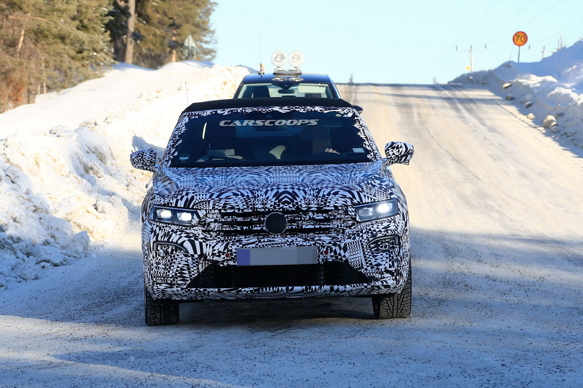 VW-T-Roc-Convertible-Scoop-01 2020 VW T-Roc Convertible Is Nearly Ready For Its Debut