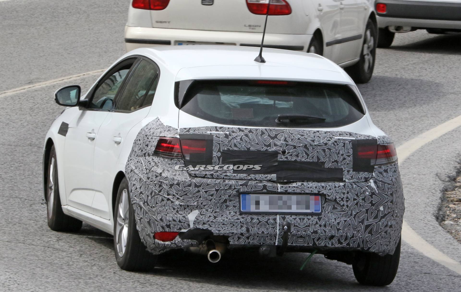 2020 Renault Megane facelift spy shots 10 2020 Renault Megane Is Up For A Facelift And It’s Coming To Frankfurt Show