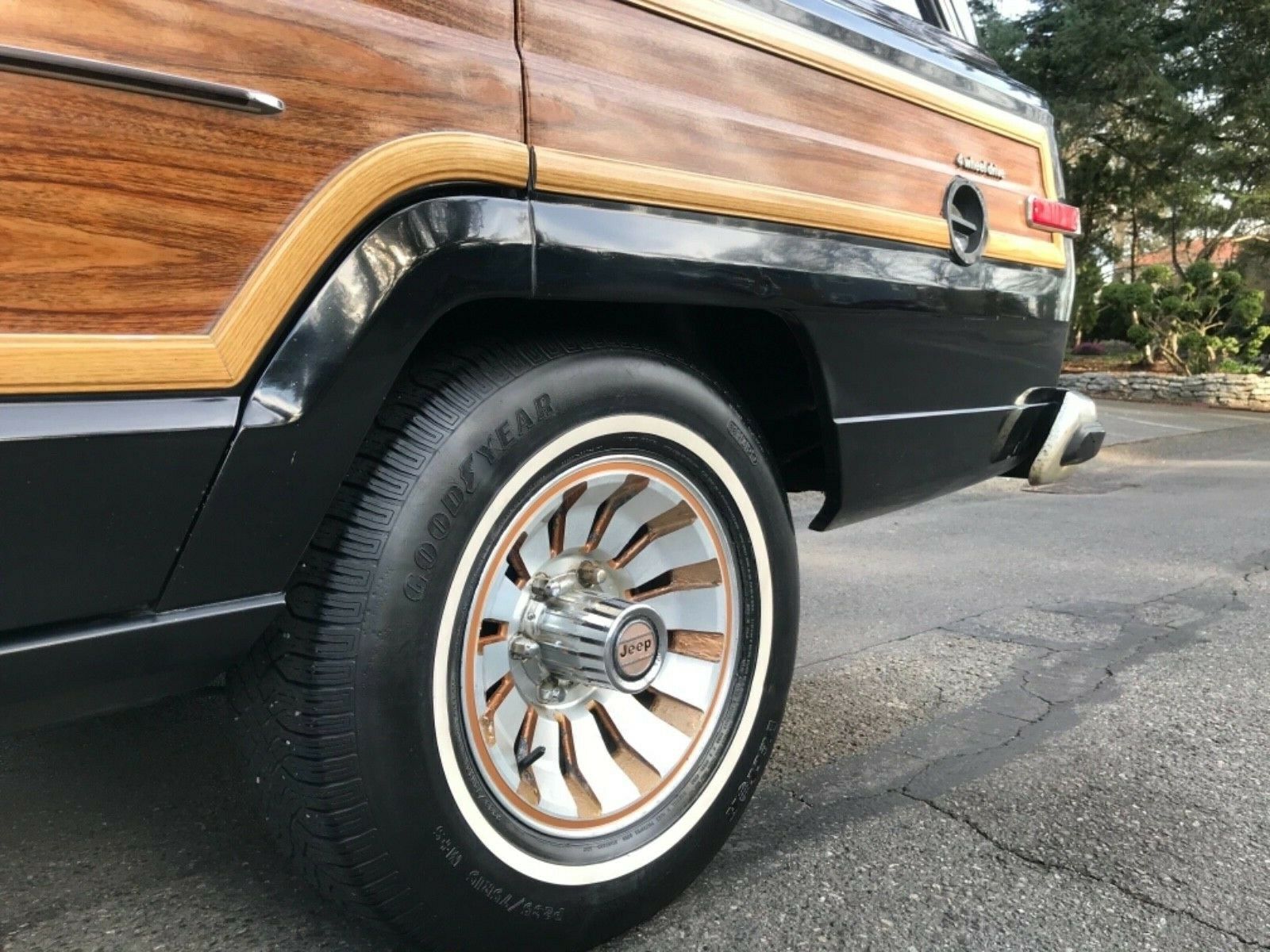 Jeep-Grand-Wagoneer-9 Get Your Wood On With This Barn-Stored 1985 Jeep Grand Wagoneer