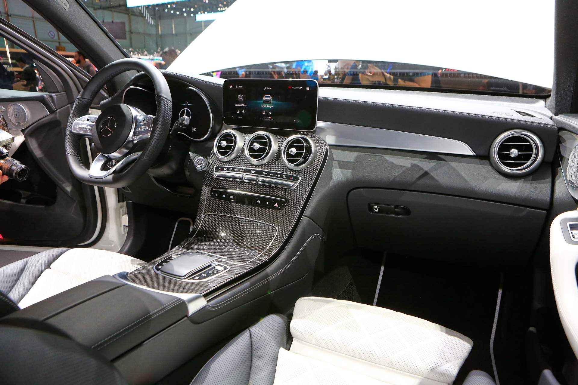 Mercedes-Benz GLC facelift at 2019 Geneva Motor Show 12 2020 Mercedes GLC Facelift Is A Firm Believer Of ‘If It Ain’t Broke, Don’t Fix It’