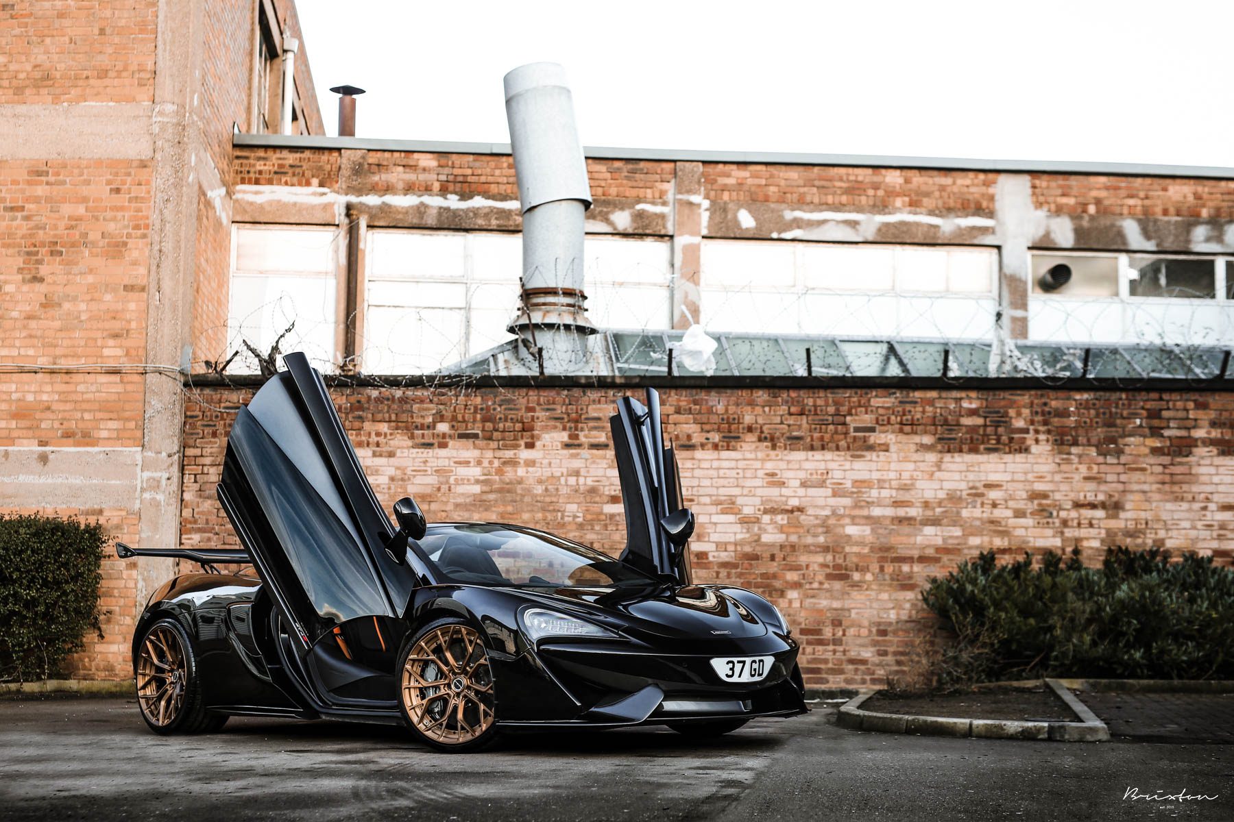 McLaren-570S-Spider-Brixton-4 Bronze-Colored Wheels Suit This Black McLaren 570S Perfectly