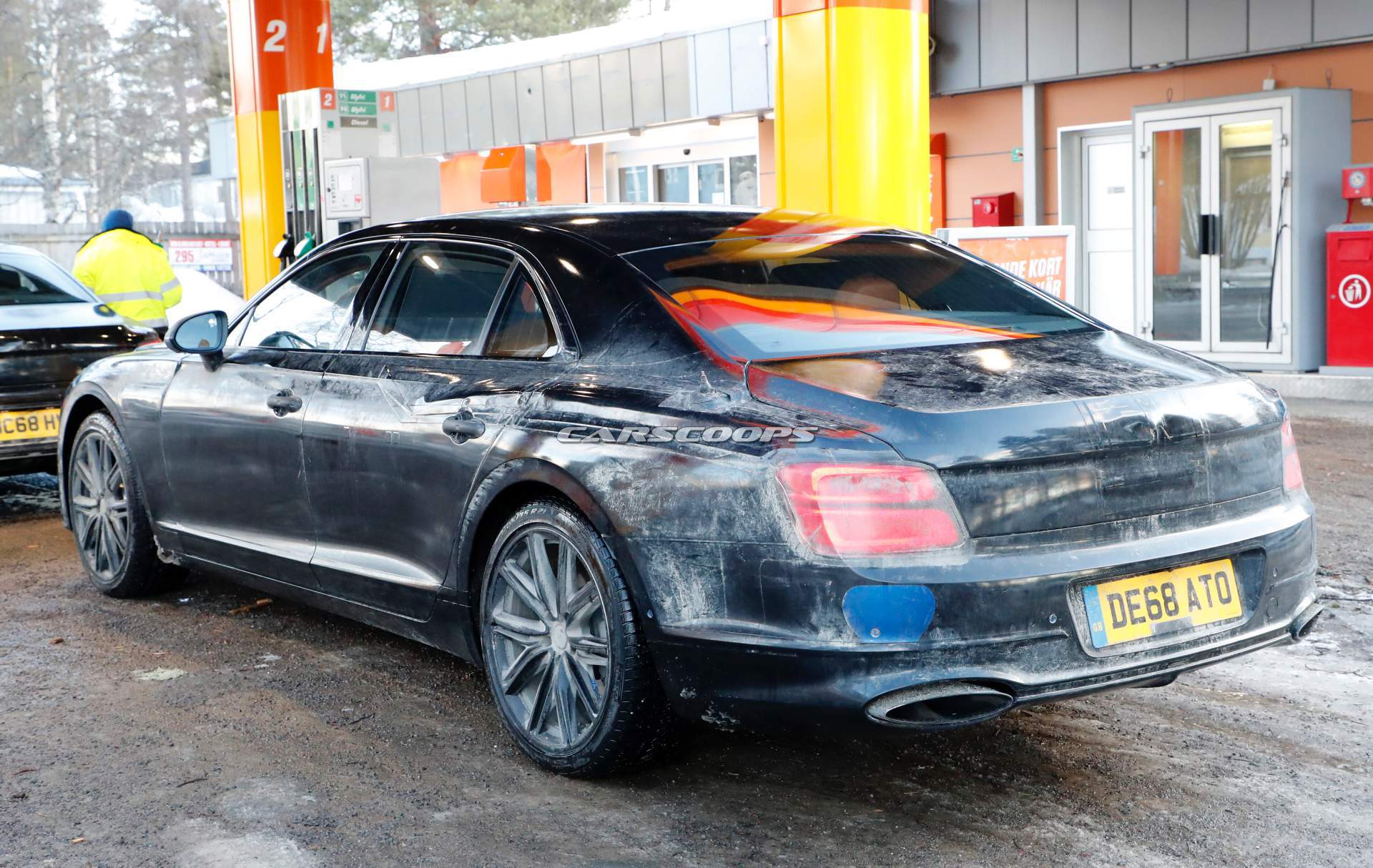 bentley positioning next flying spur higher 26 Bentley Wants New Flying Spur To Give Maybach And AMG S-Class’ A Run For Their Money