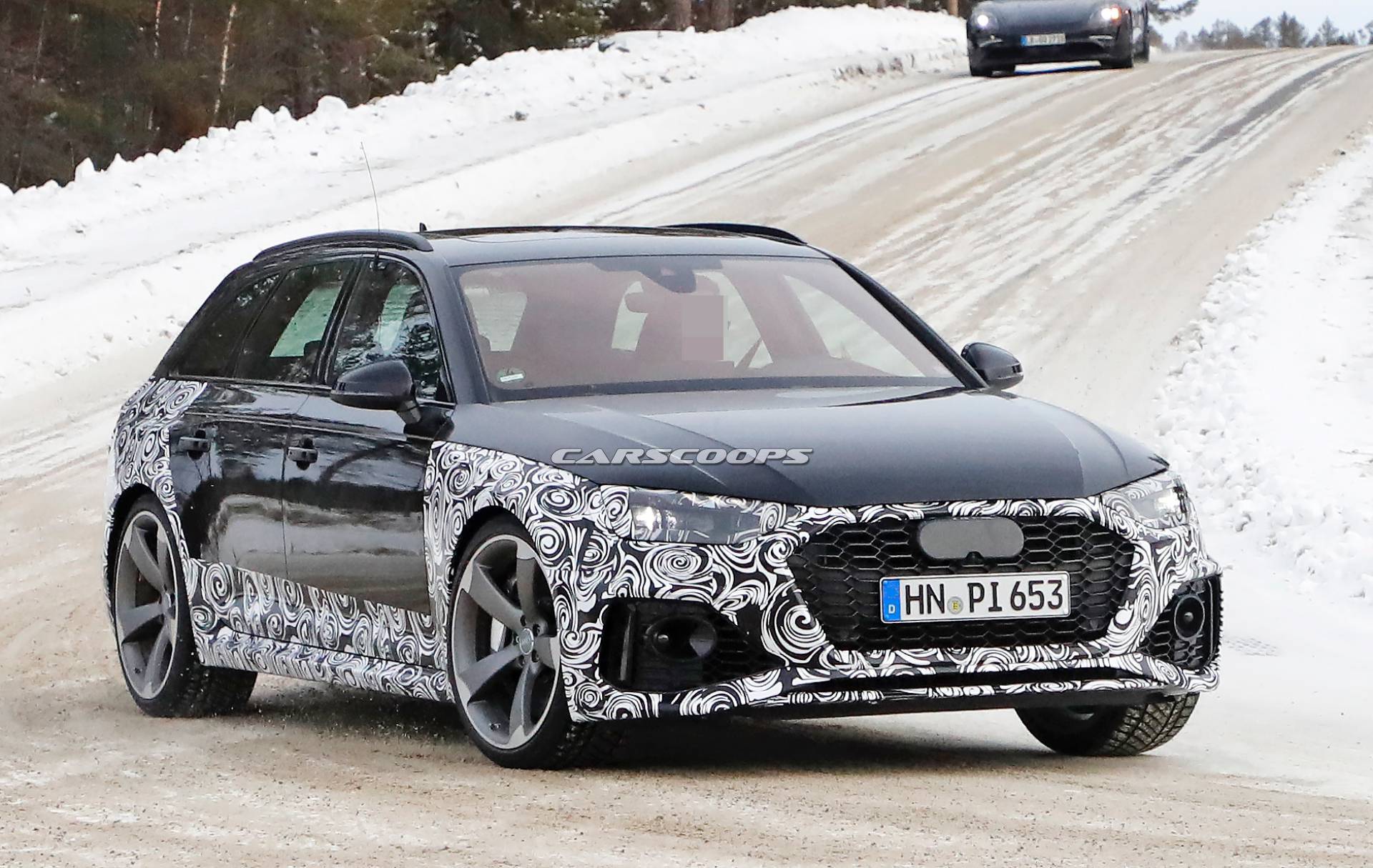 Audi RS4 Avant facelift spy shots 16 Facelifted Audi RS4 Avant Training To Become A Successful Sequel To A Classic