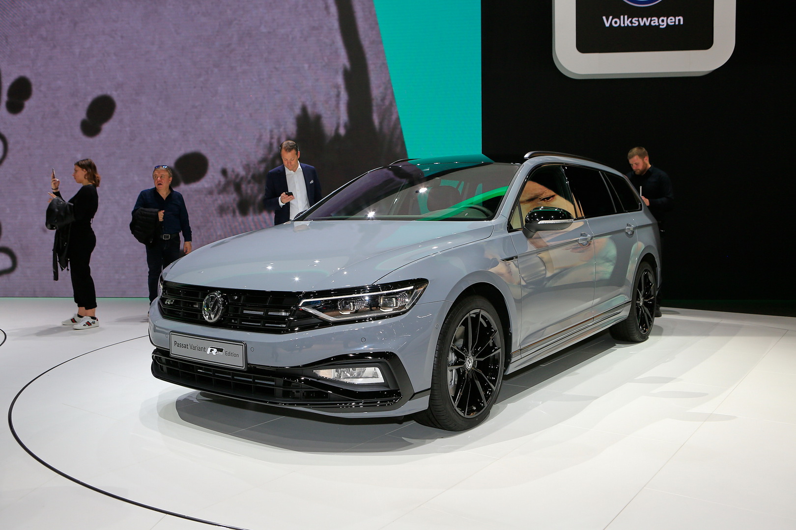 2019 vw passat variant r line geneva 2 2020 VW Passat Variant R-Line Edition Is Inconspicuous In A Good Way (Live Pics)